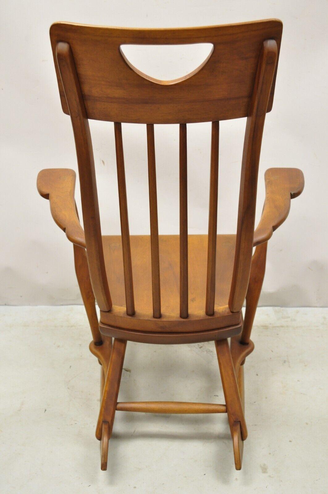 Vintage Sikes Co Maple Wood American Colonial Style Rocker Rocking Chair (A) For Sale 2