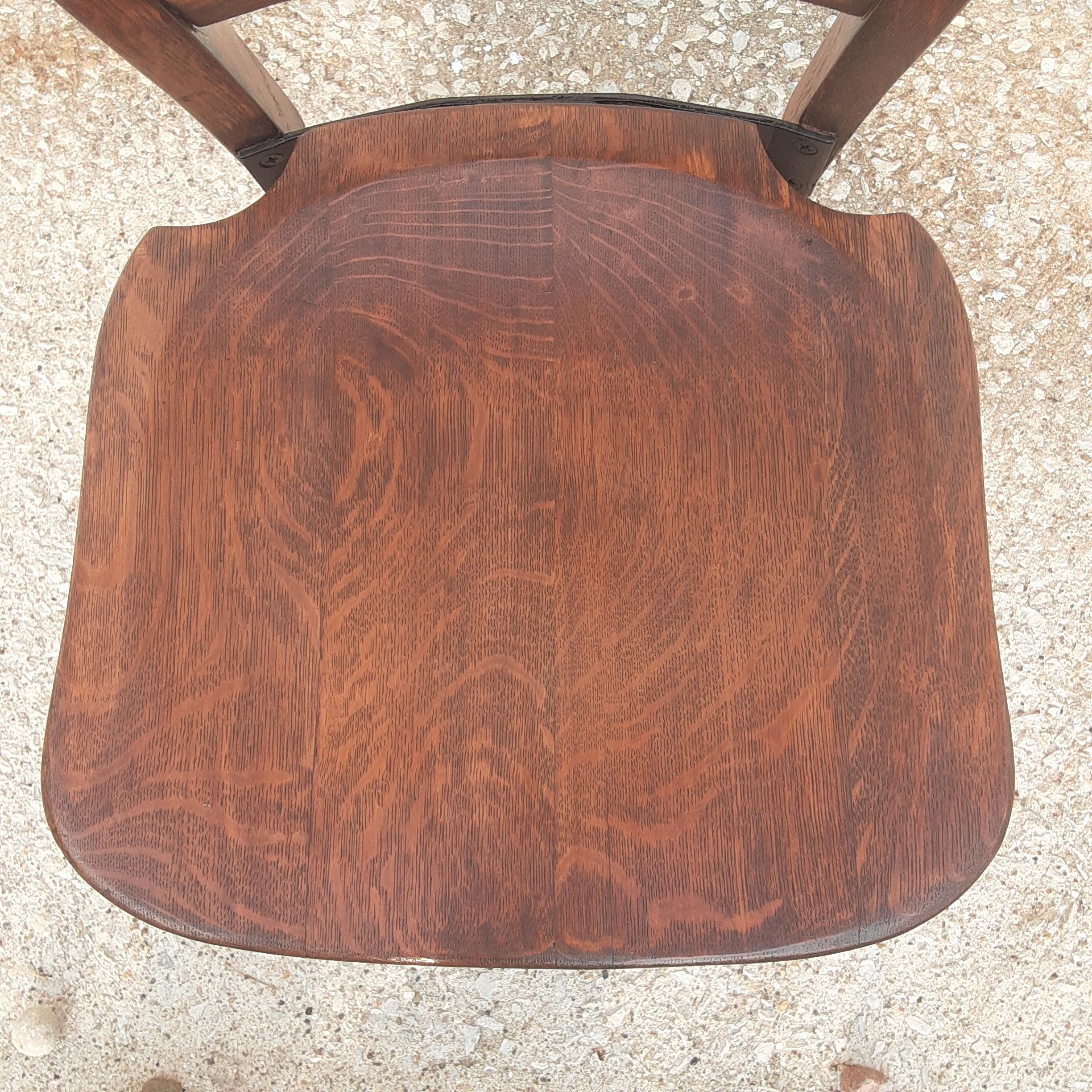 Ferronnerie Chaise de bureau pivotante vintage en bois de Sikes en vente