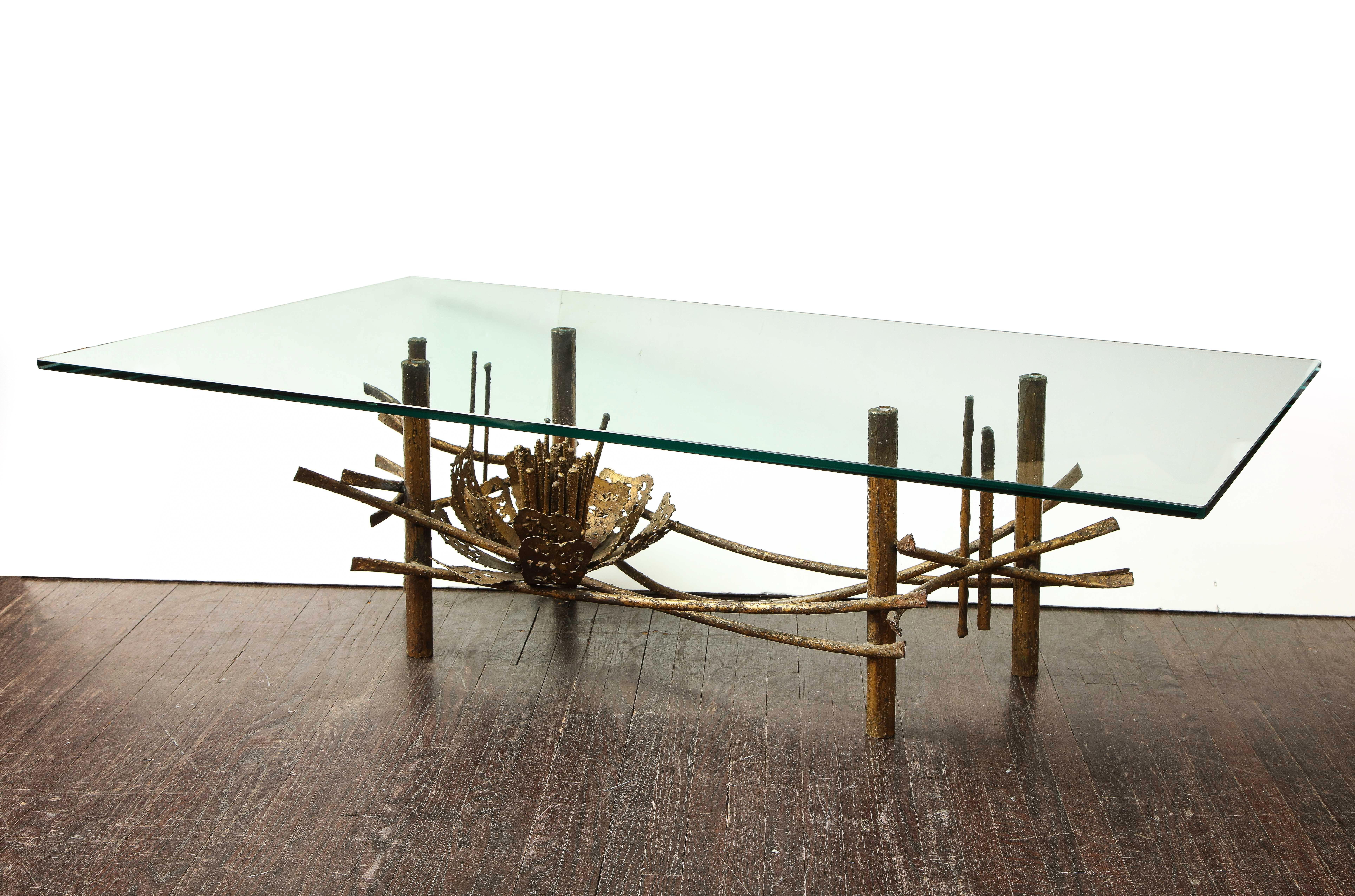 Vintage Silas Seandel Brutalist Lotus Coffee Table In Good Condition For Sale In New York, NY