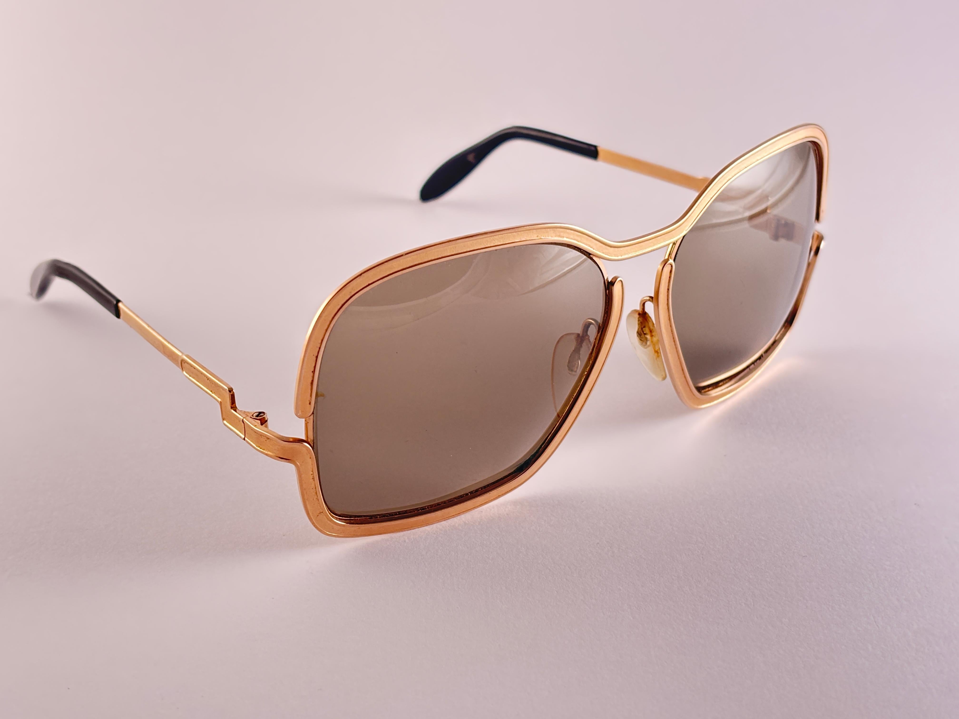 Vintage Silhouette Übergroße mattes Gold 1970er Jahre Vintage-Sonnenbrille im Angebot 4