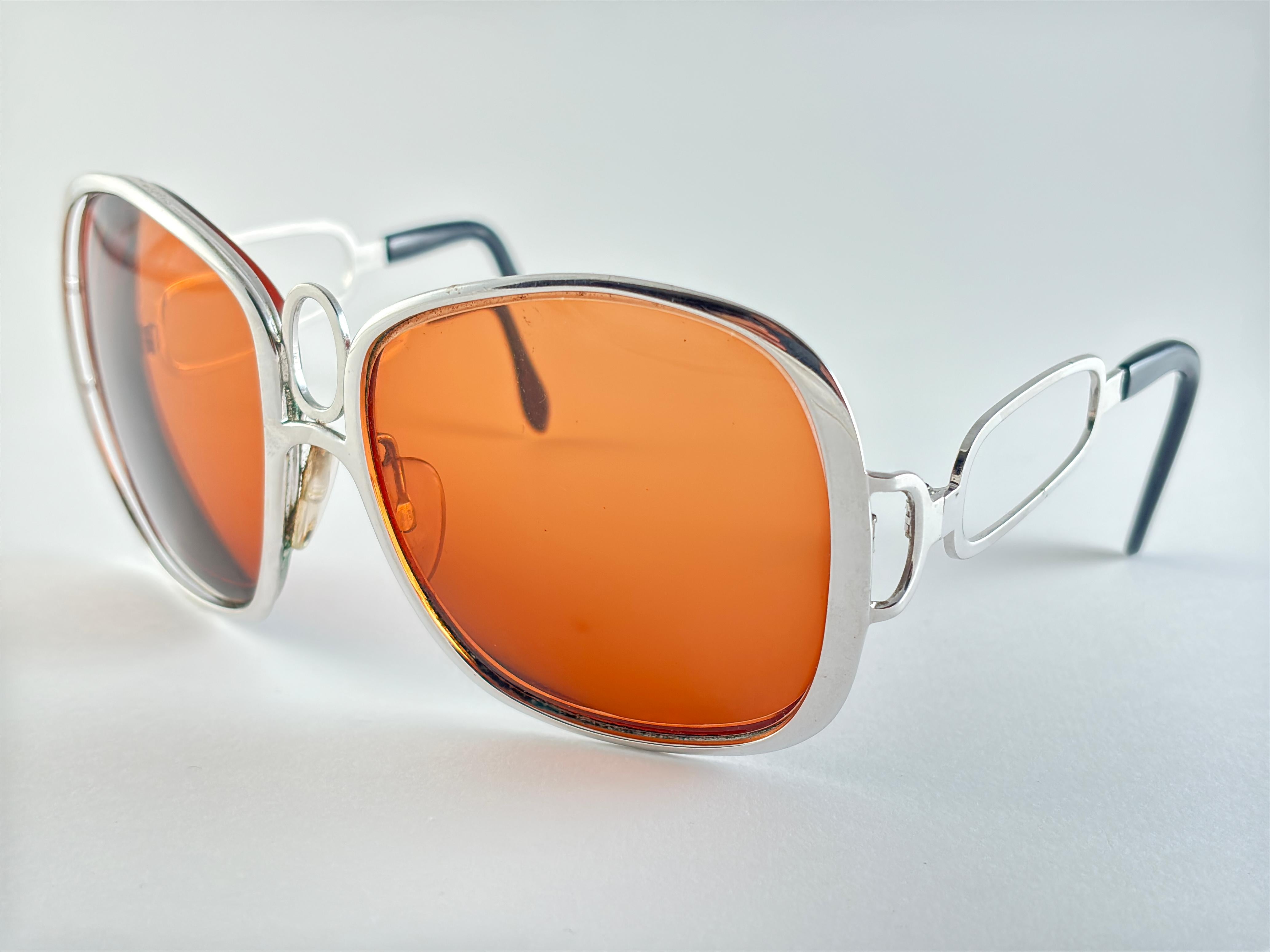 Gafas de sol vintage silueta sobredimensionadas plateadas metalizadas años 70 en venta 1