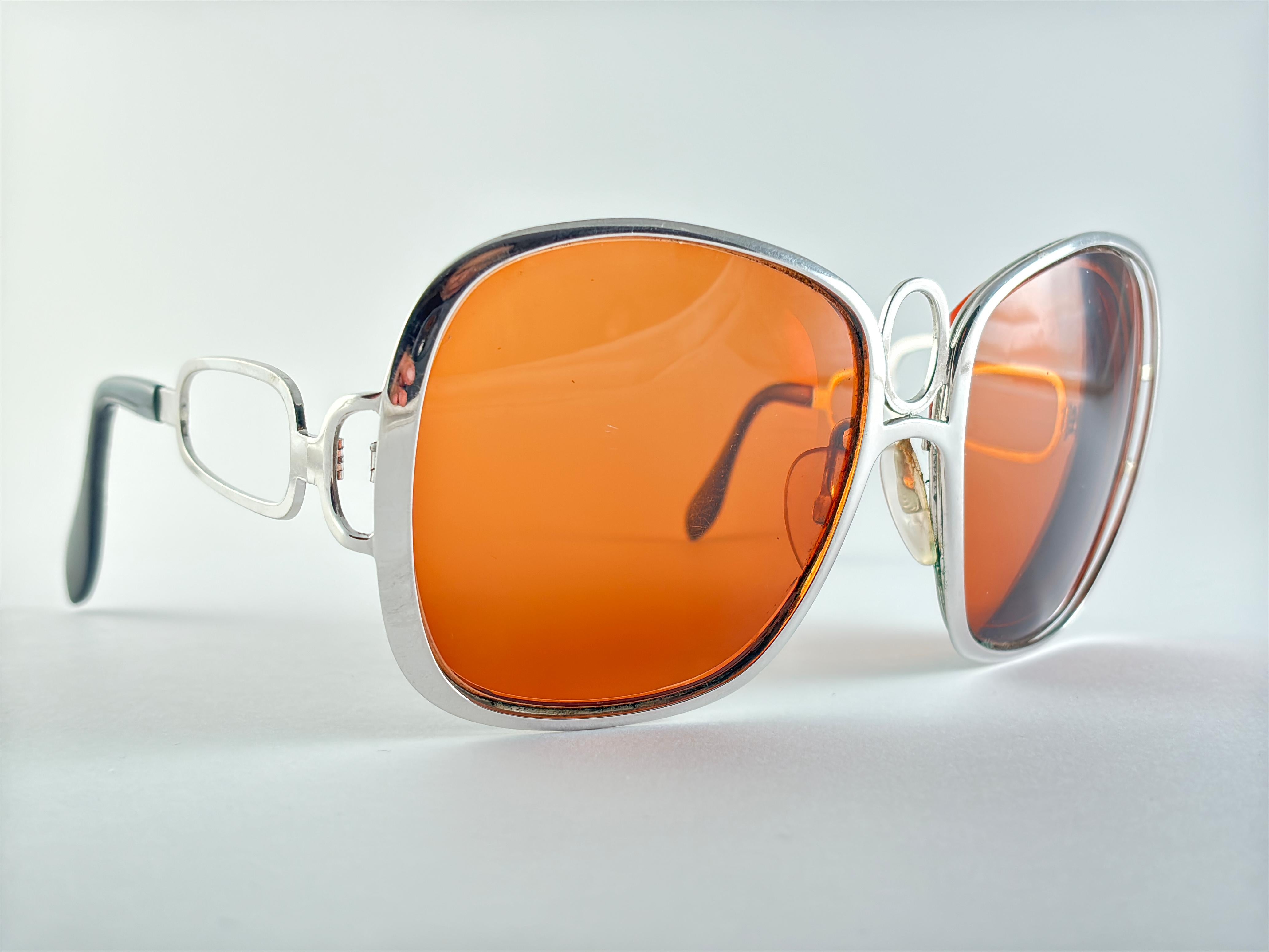 Gafas de sol vintage silueta sobredimensionadas plateadas metalizadas años 70 en venta 3