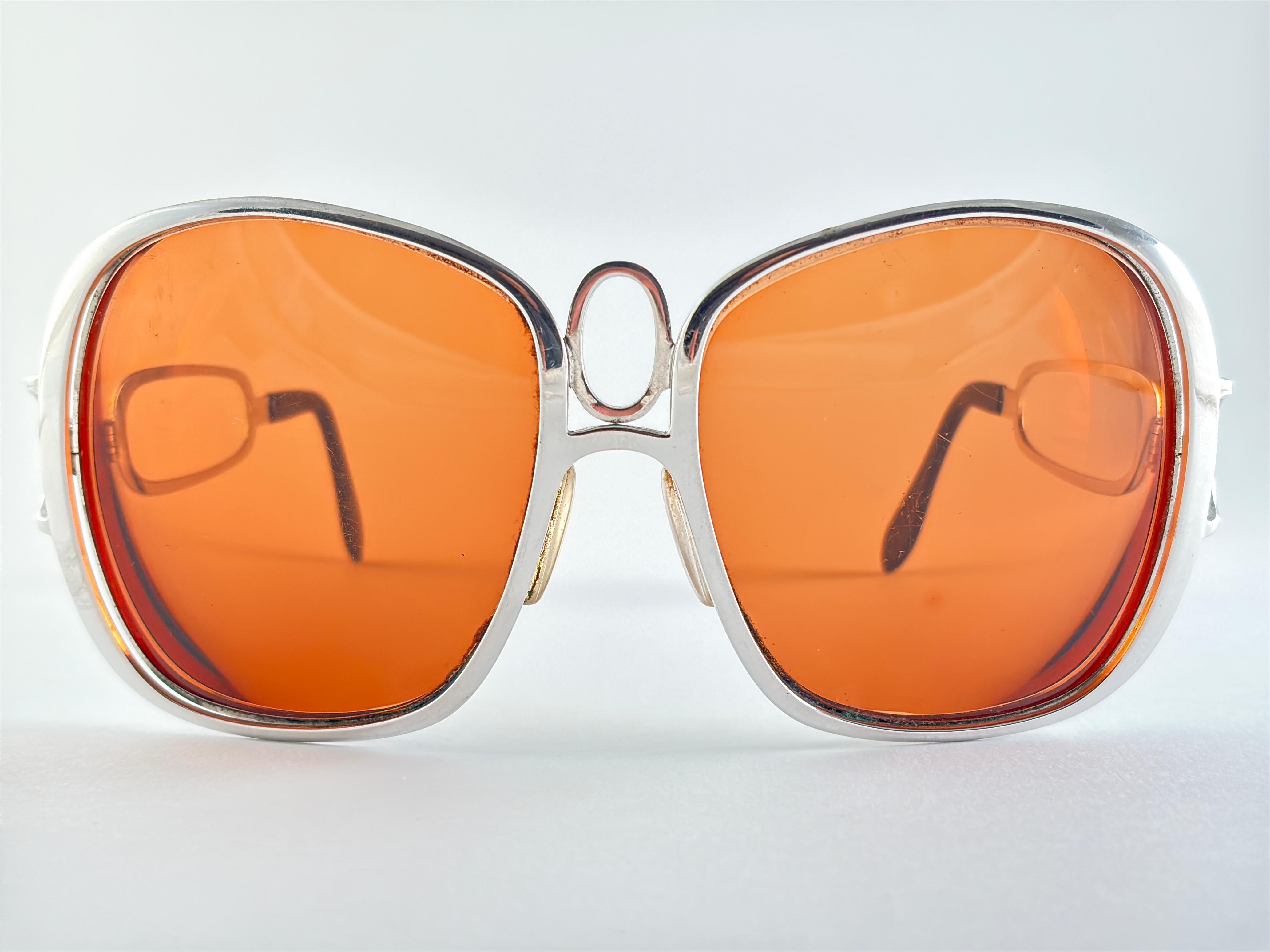 Gafas de sol vintage silueta sobredimensionadas plateadas metalizadas años 70 en venta 4