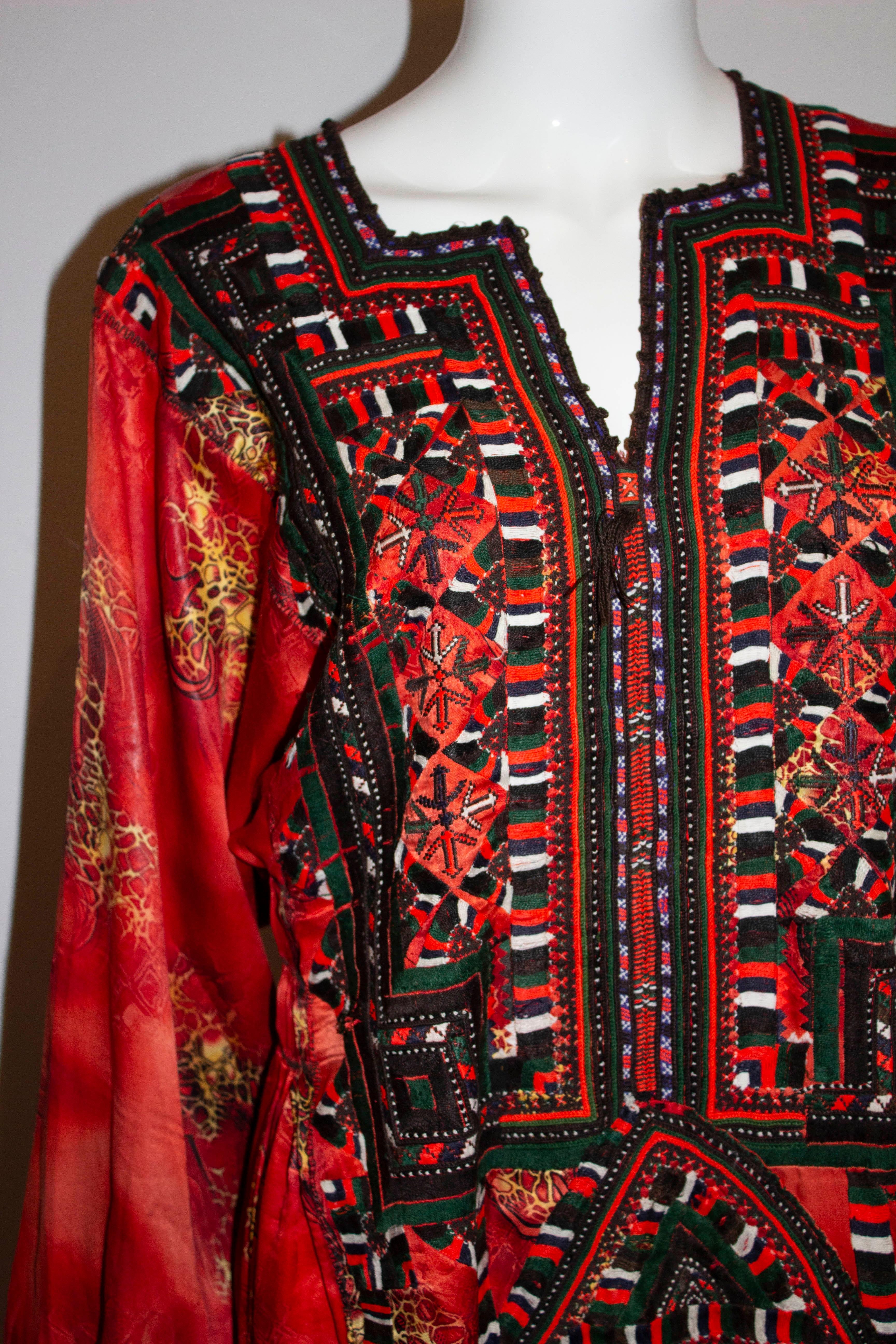 Afghanisisches Seidenkleid aus Seide 1