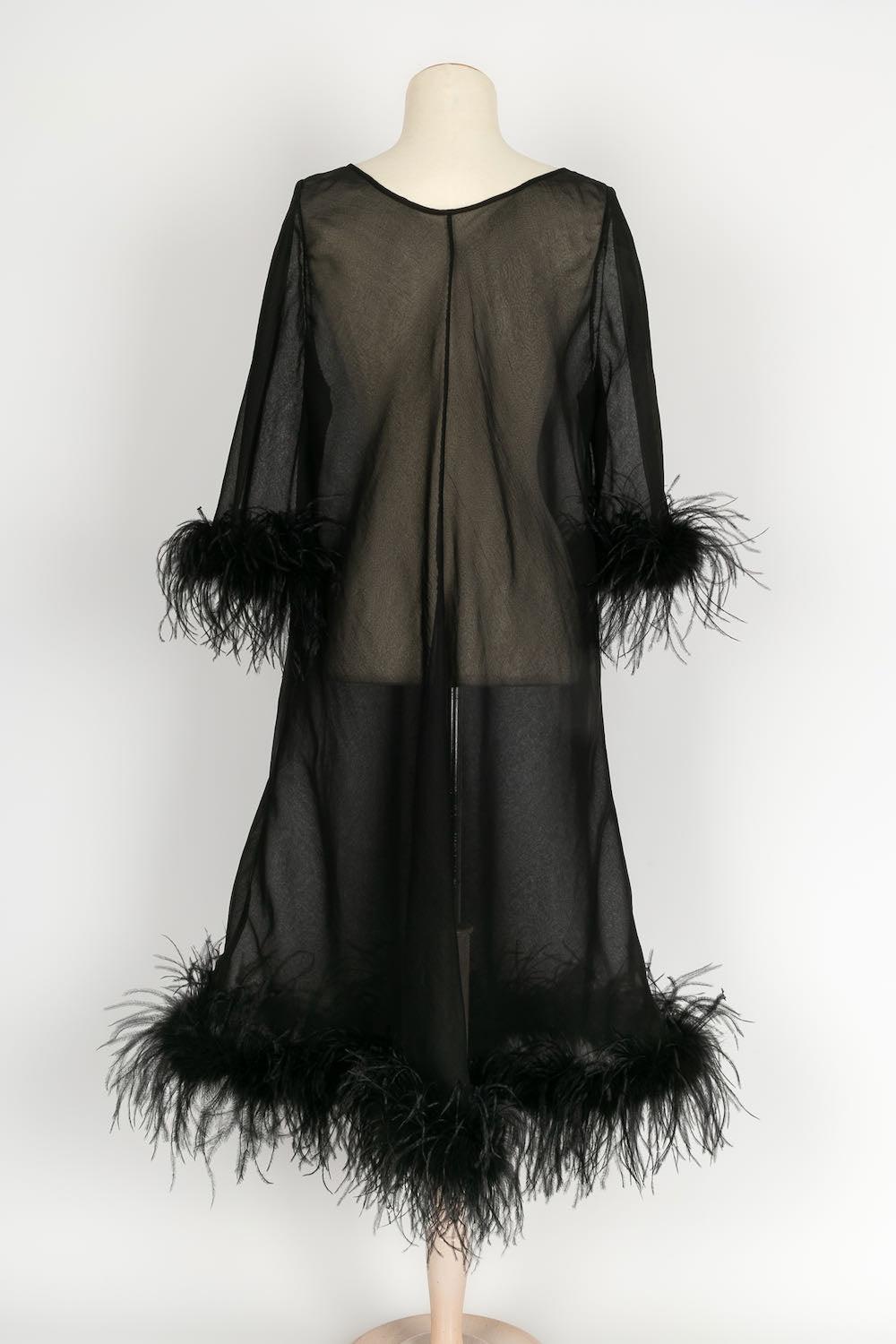 Vintage Silk and Feather Dress In Excellent Condition For Sale In SAINT-OUEN-SUR-SEINE, FR