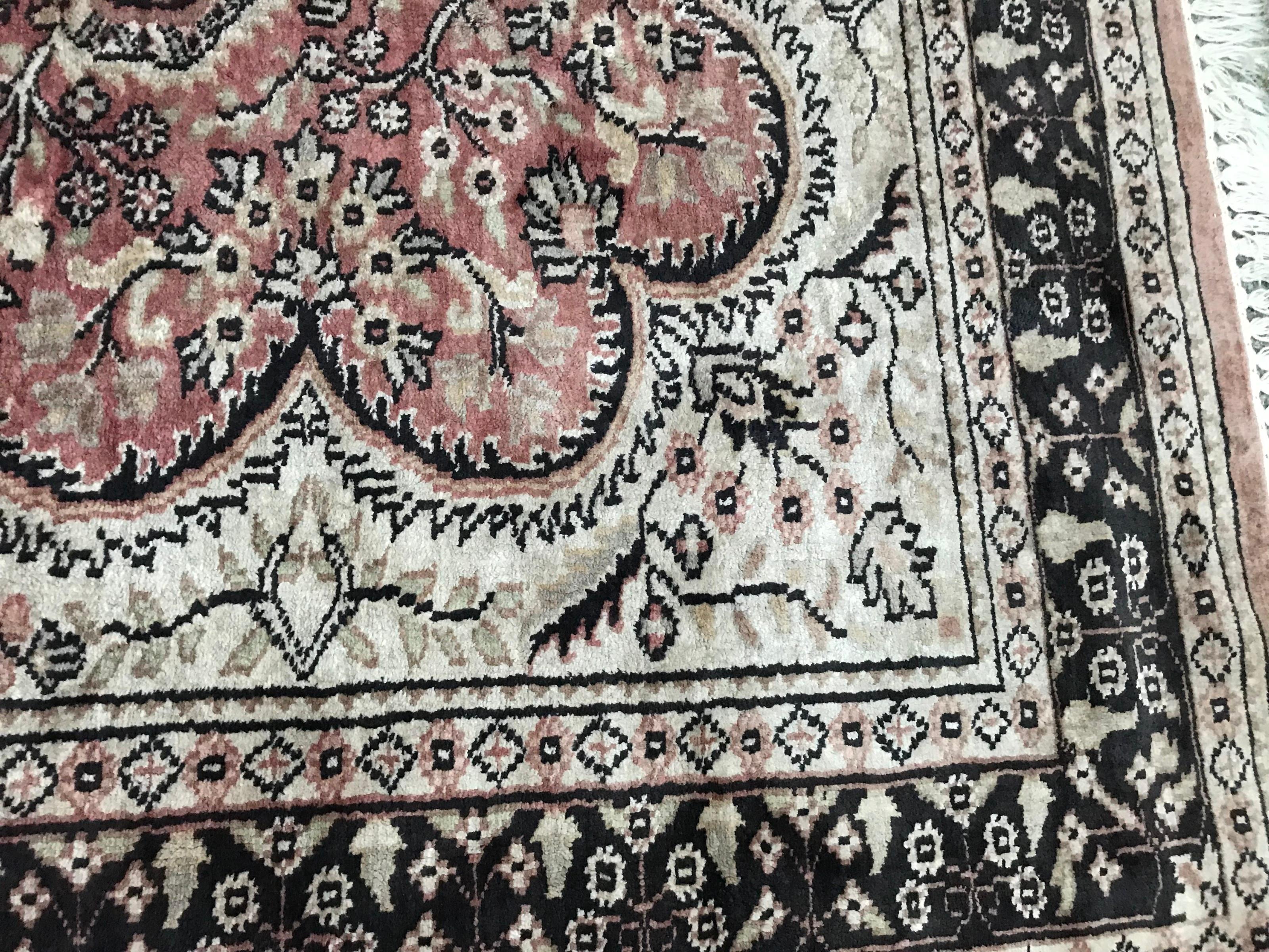 Vintage Silk and Wool Pakistani Rug 4