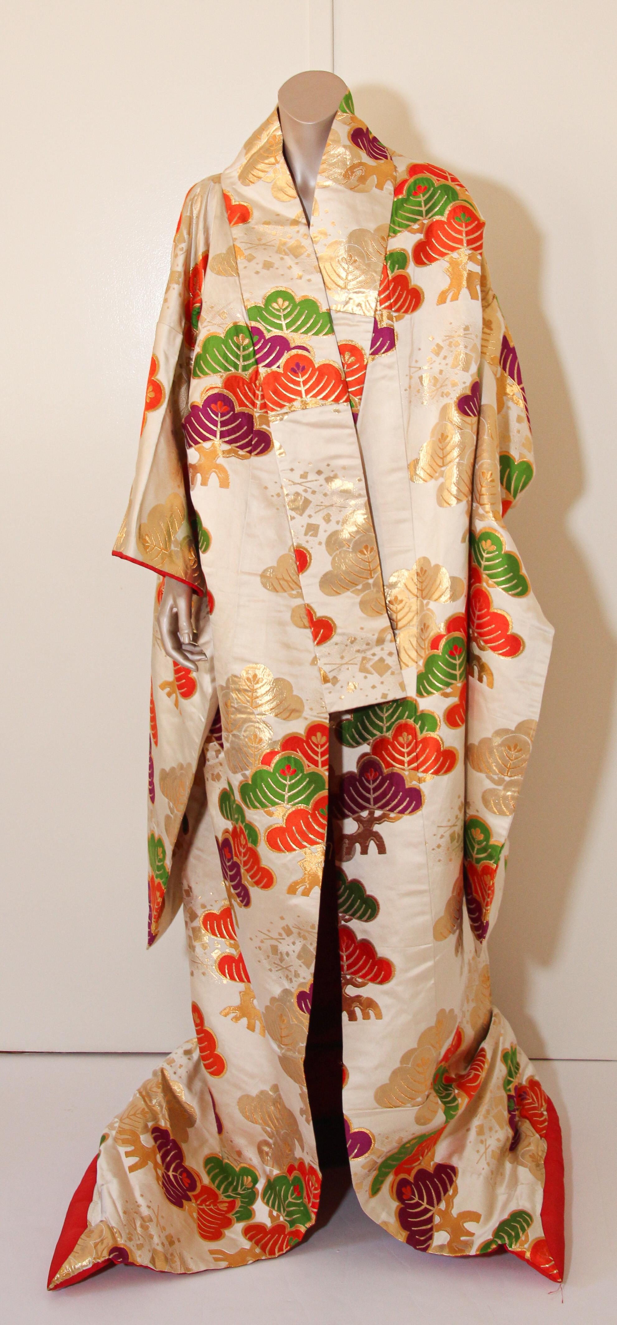 Japanisches zeremonielles japanisches Kimono-Kleid aus Seidenbrokat im Angebot 5