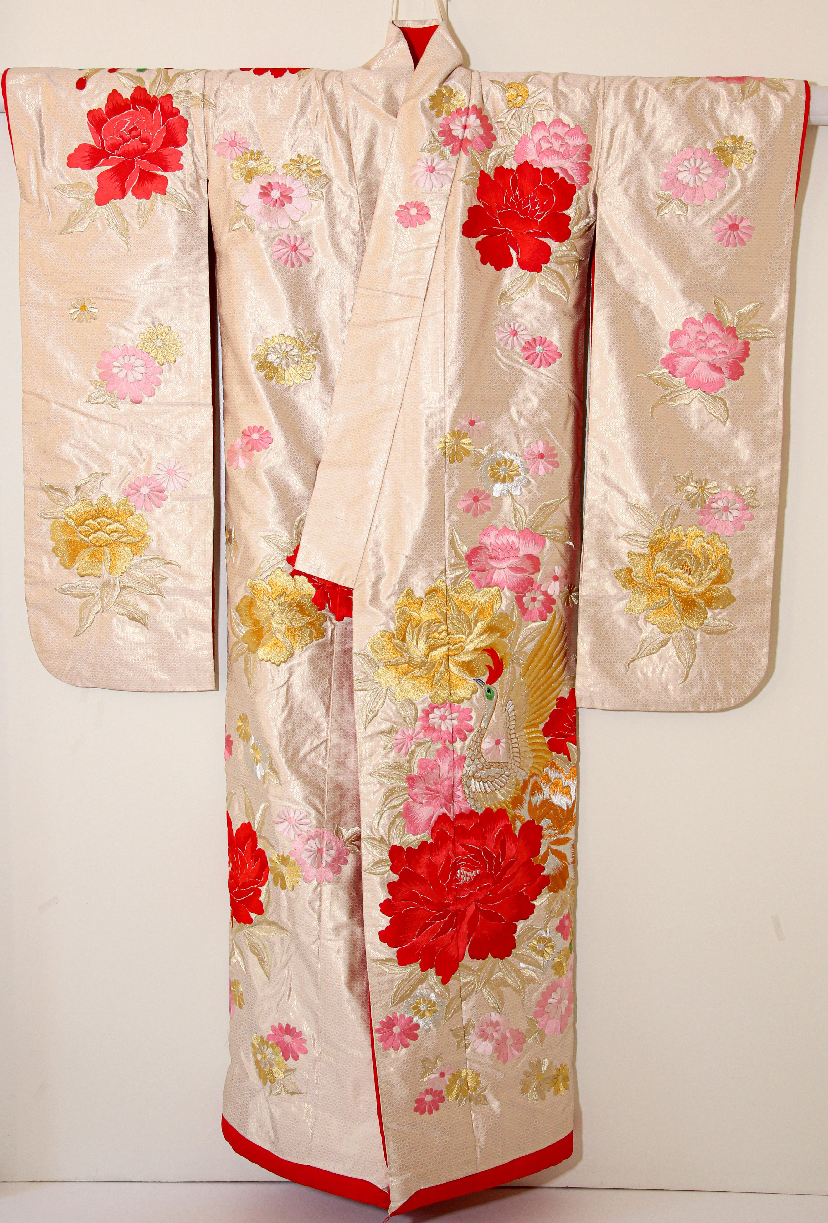  Vintage Japanese Ceremonial Kimono Gold Brocade with Flying Cranes For Sale 2
