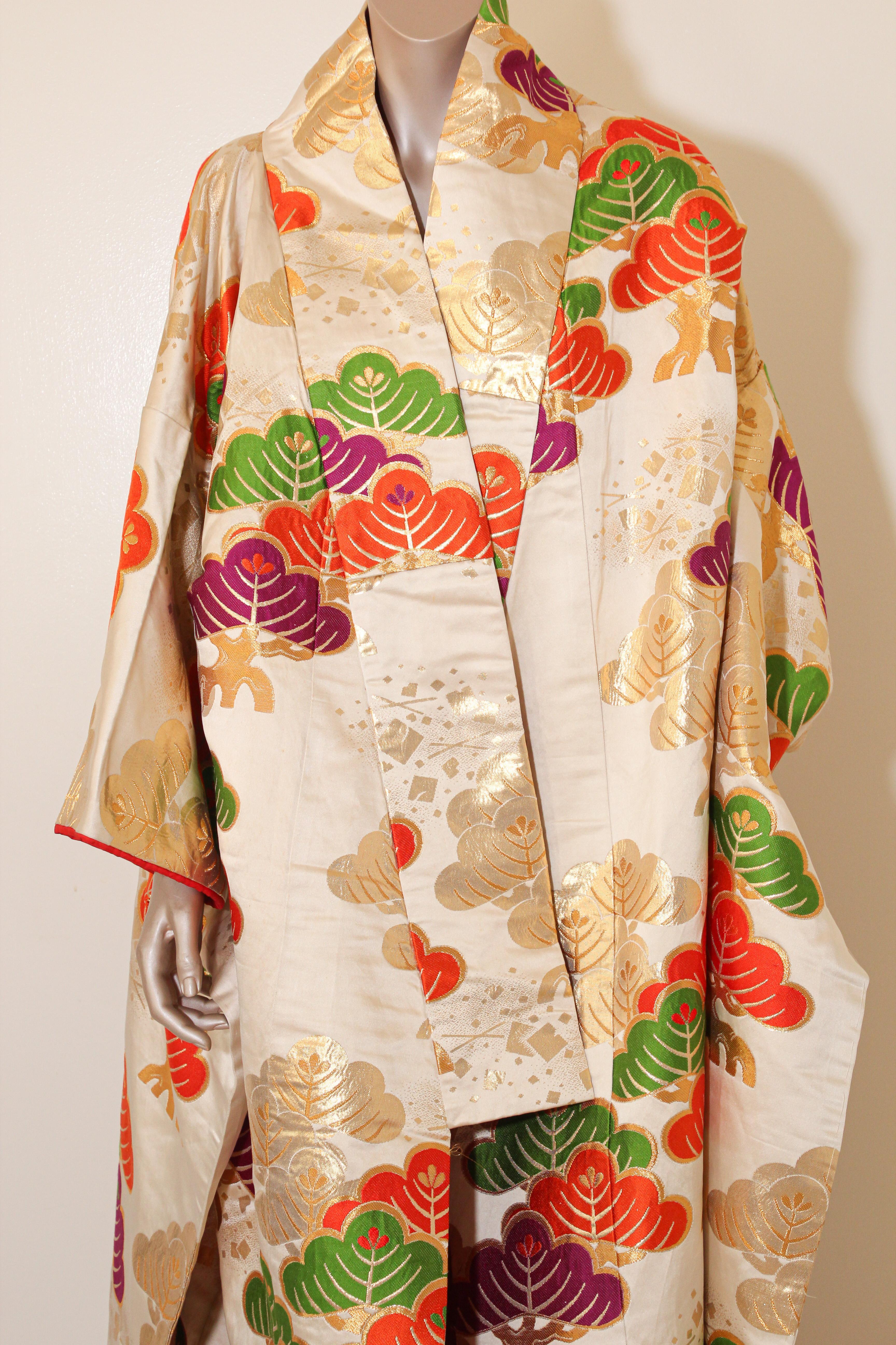Japanisches zeremonielles japanisches Kimono-Kleid aus Seidenbrokat im Angebot 6