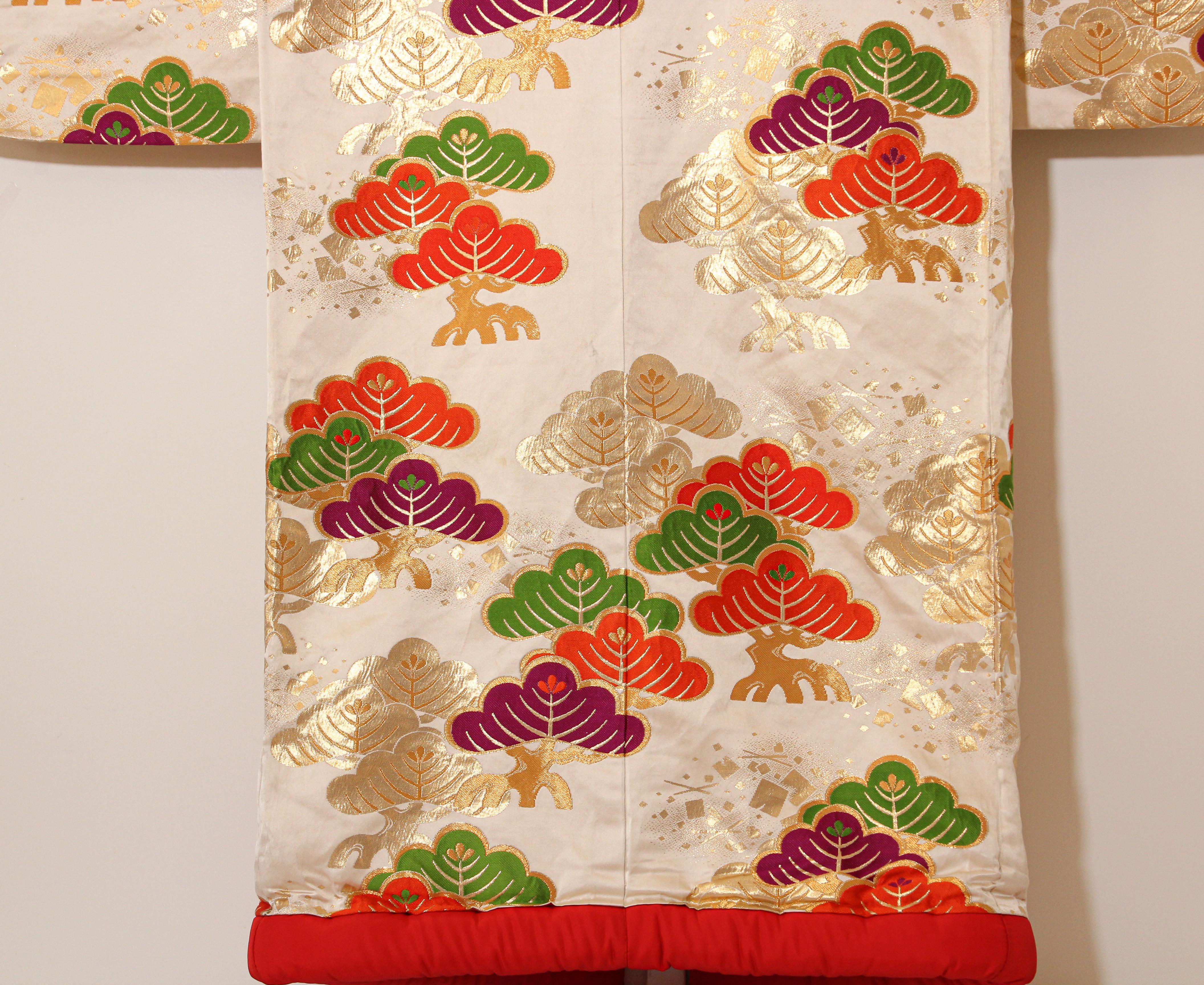 Robe de cérémonie japonaise vintage style kimono en brocart de soie en vente 11