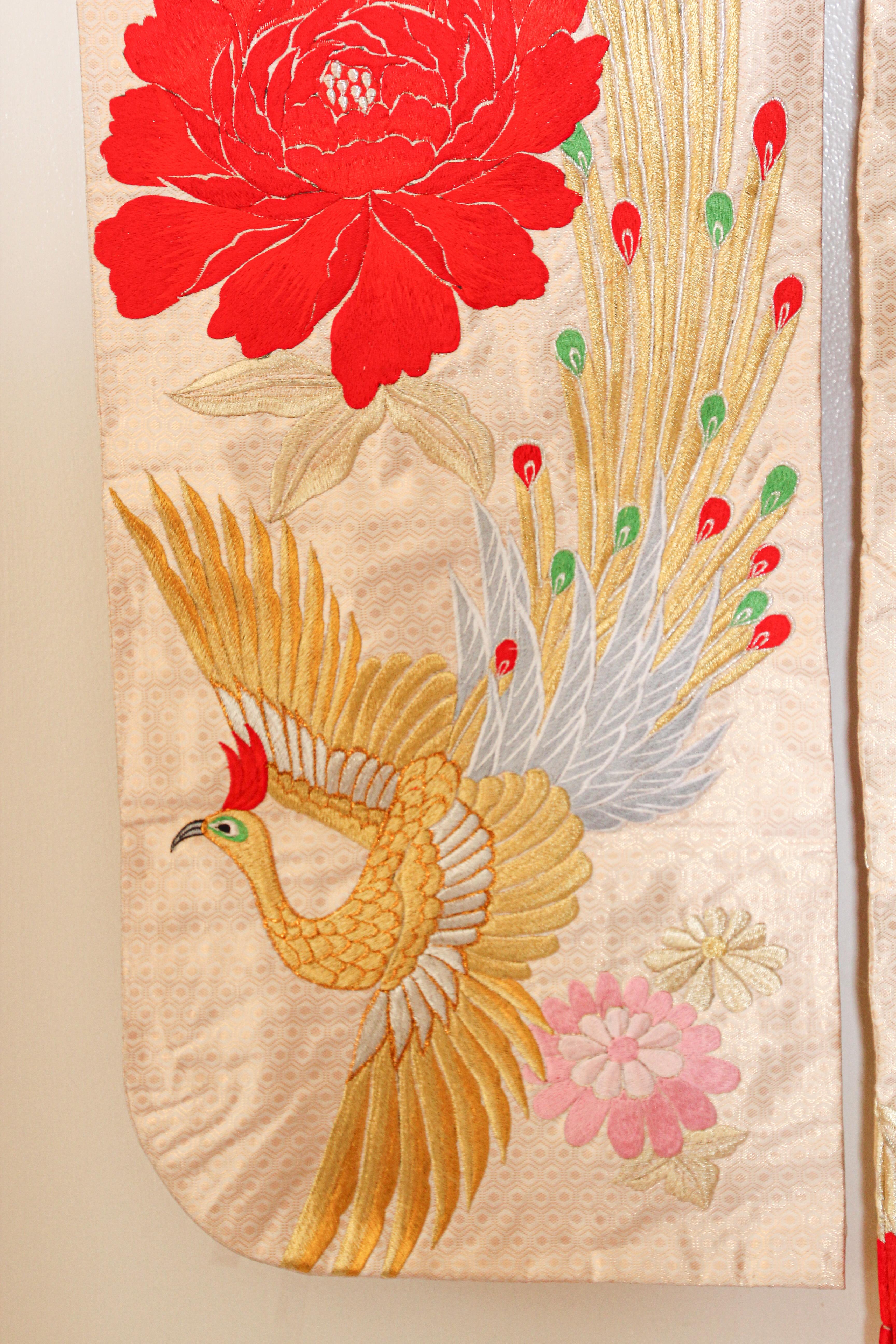  Vintage Japanese Ceremonial Kimono Gold Brocade with Flying Cranes For Sale 8