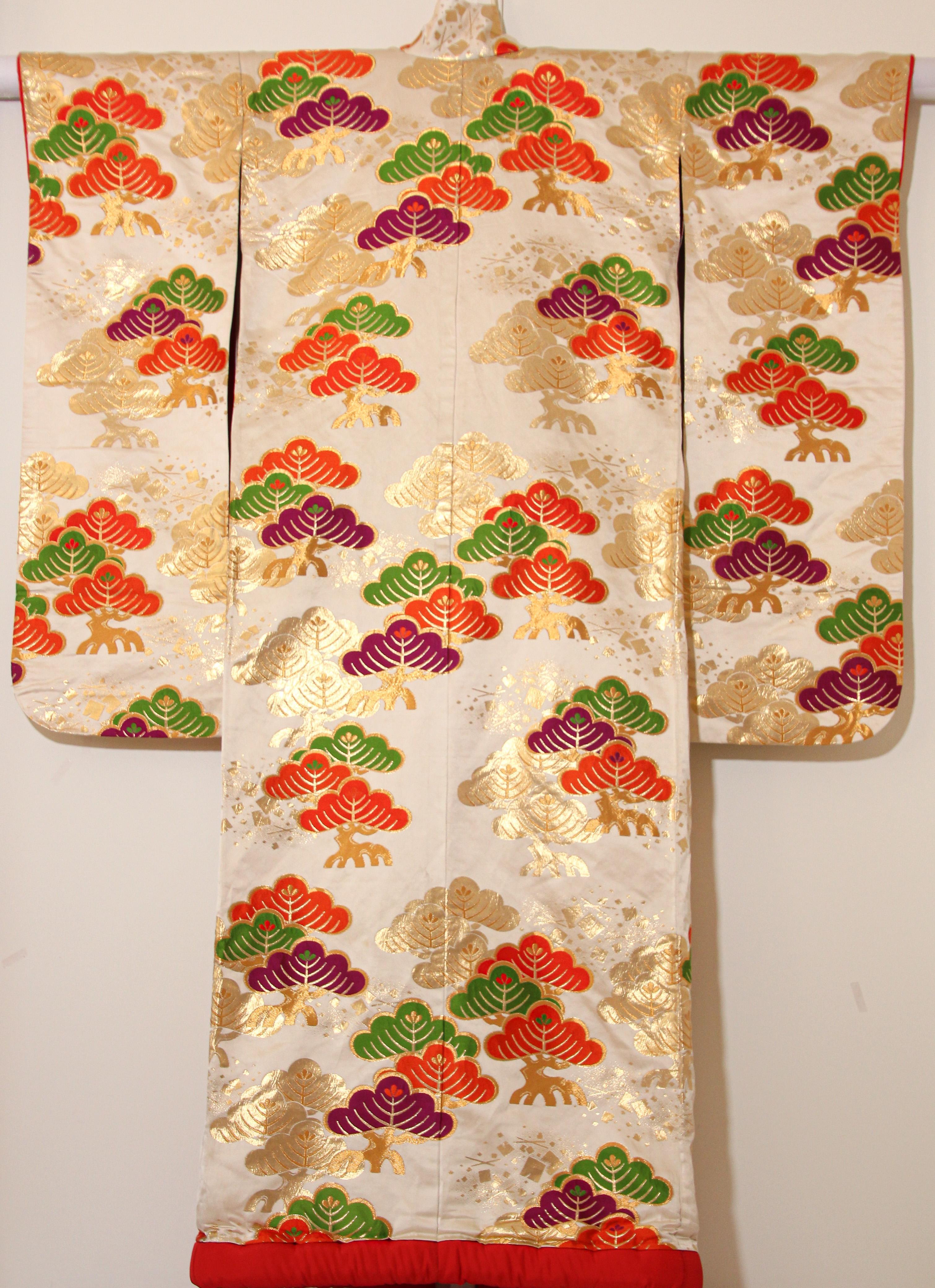 Robe de cérémonie japonaise vintage style kimono en brocart de soie en vente 12