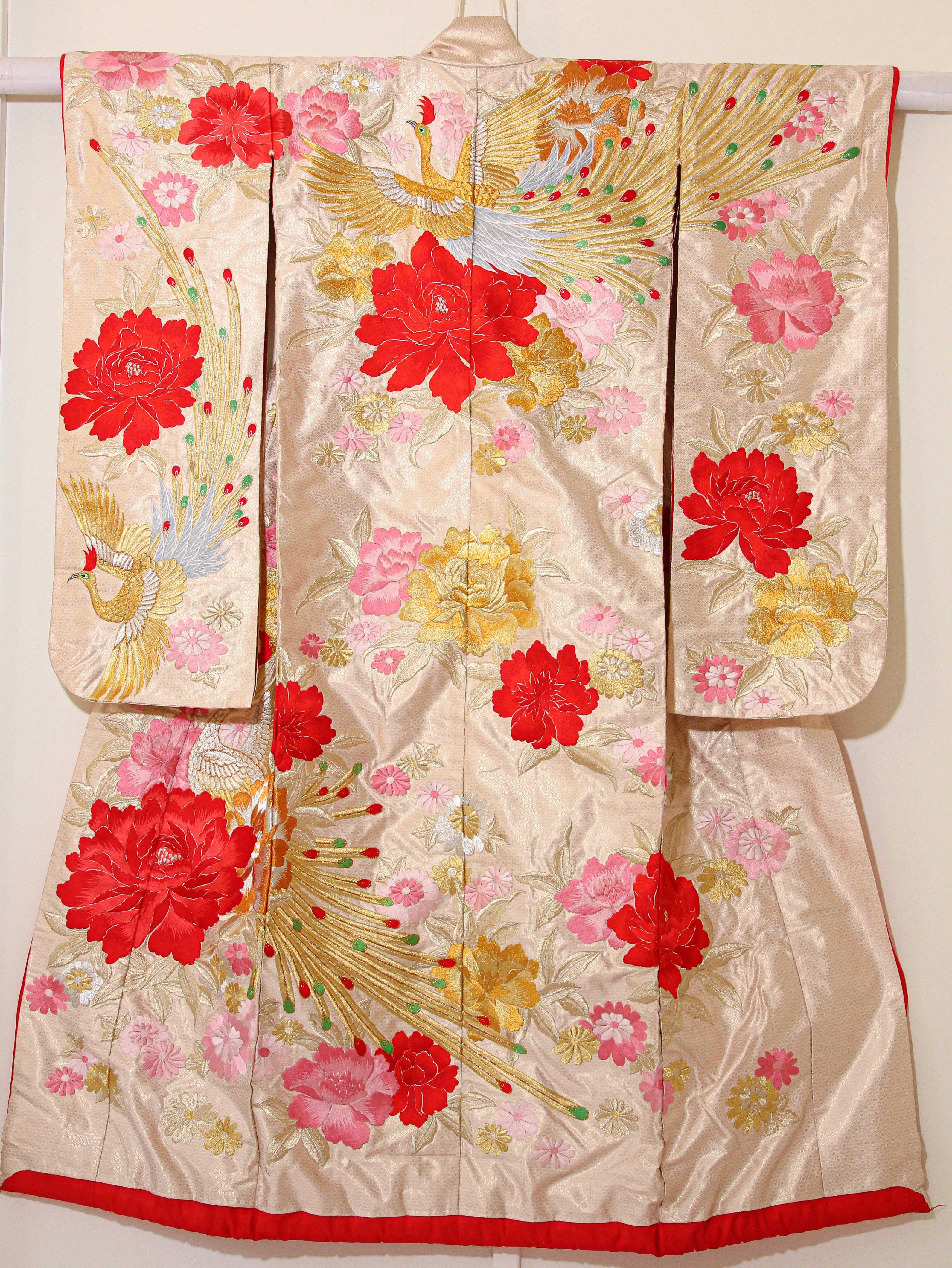  Vintage Japanese Ceremonial Kimono Gold Brocade with Flying Cranes For Sale 9