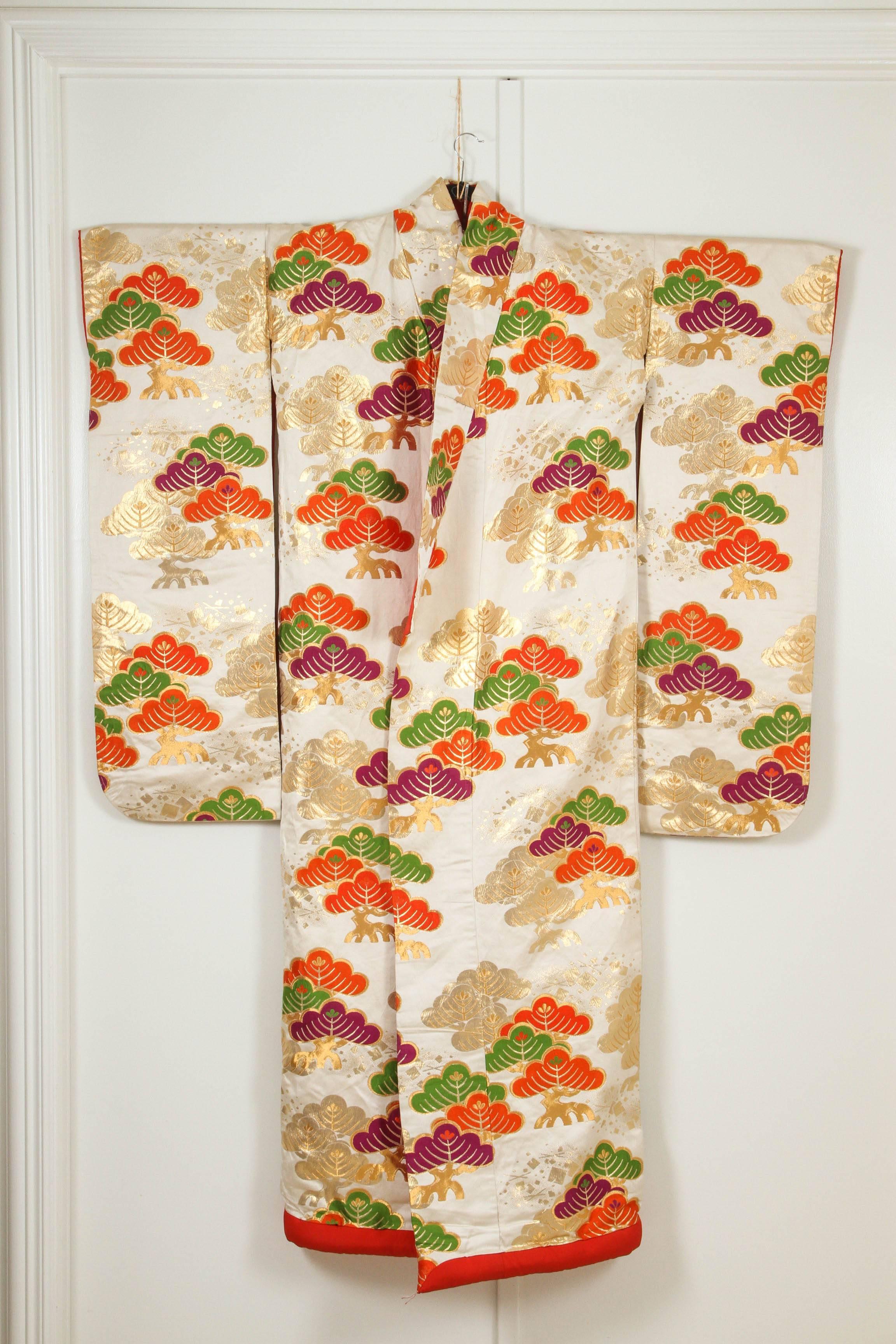 Robe de cérémonie japonaise vintage style kimono en brocart de soie en vente 2
