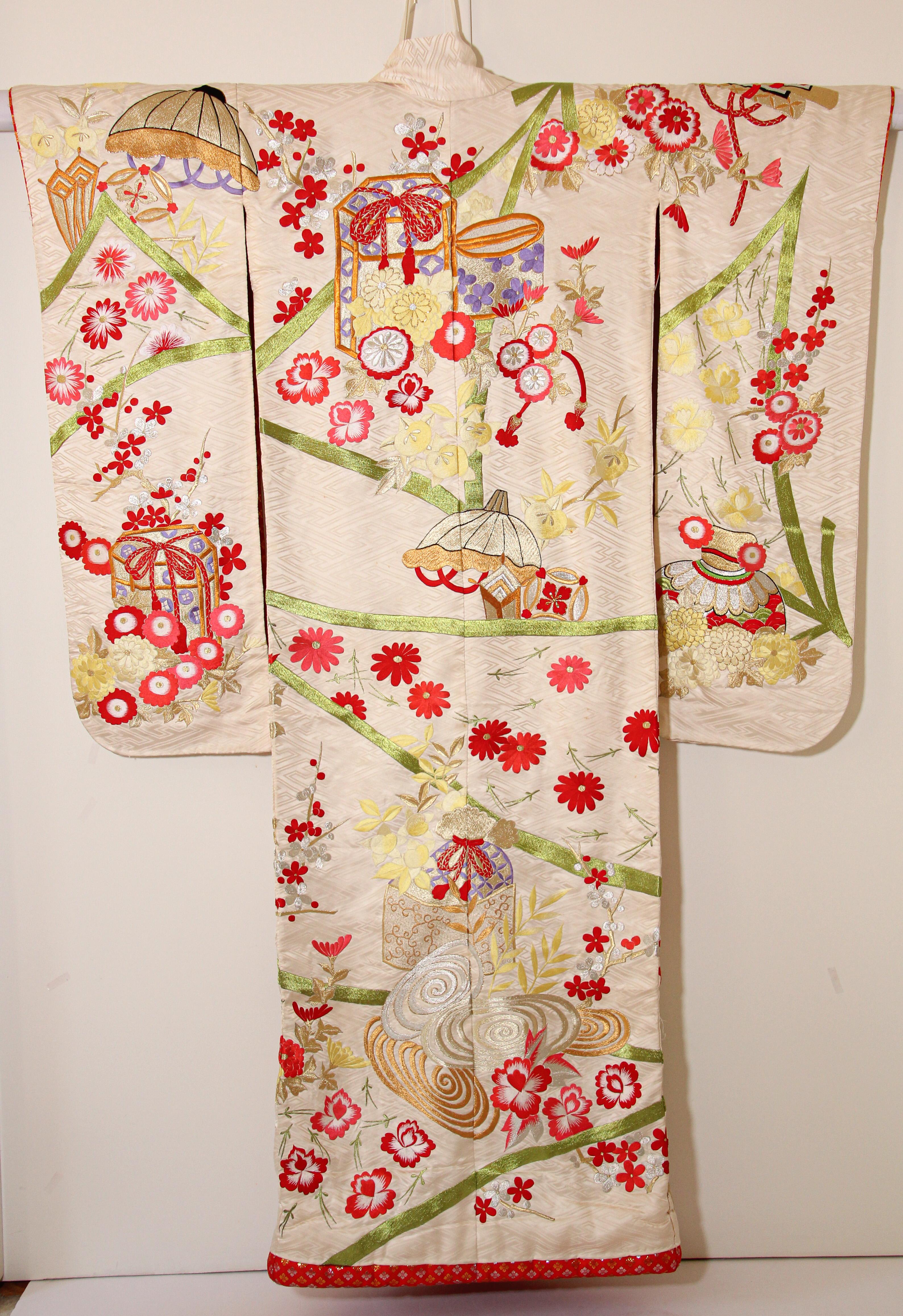 Japanisches Hochzeitskleid aus Seidenbrokat, Kimono 6