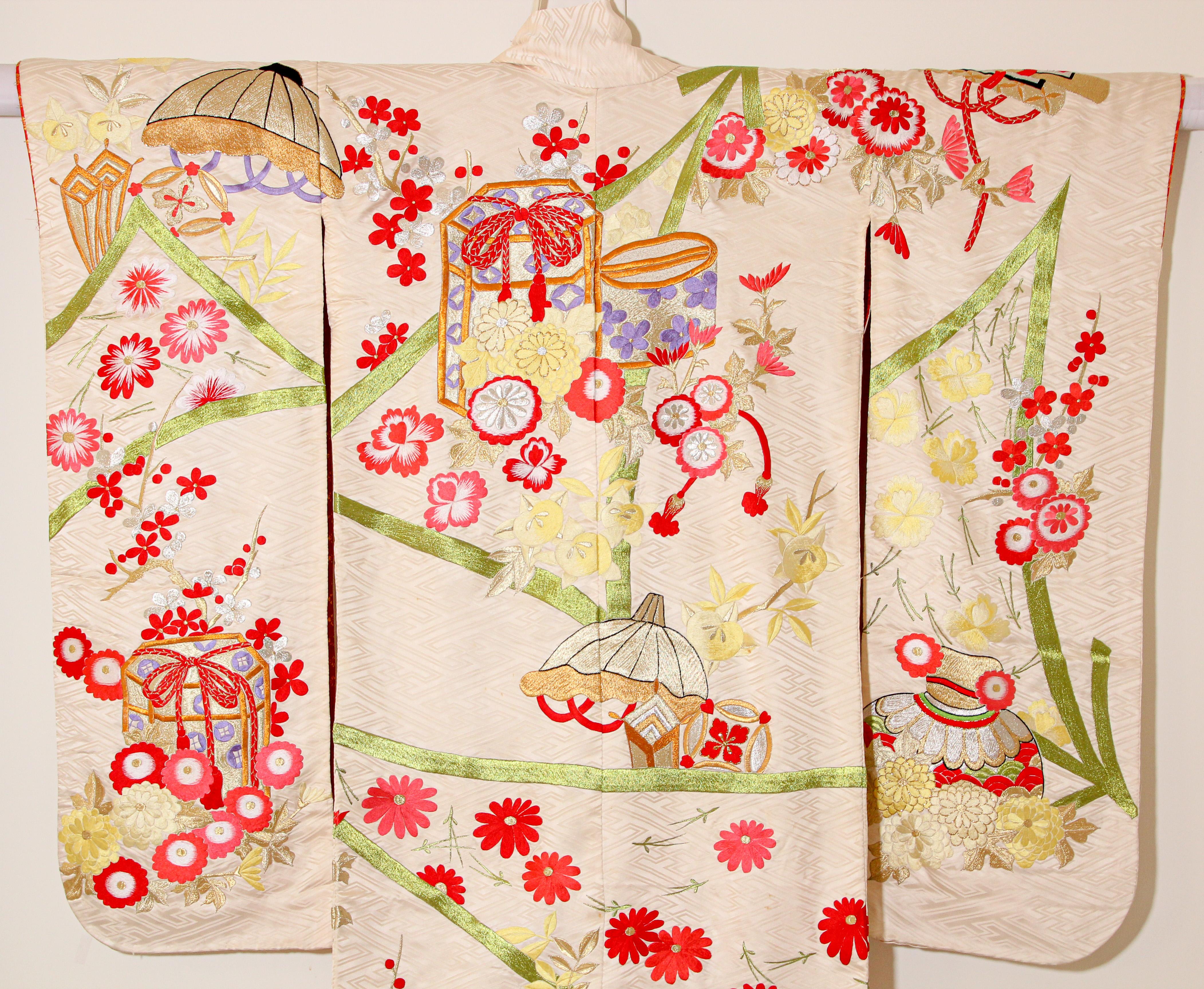 Japanisches Hochzeitskleid aus Seidenbrokat, Kimono 7