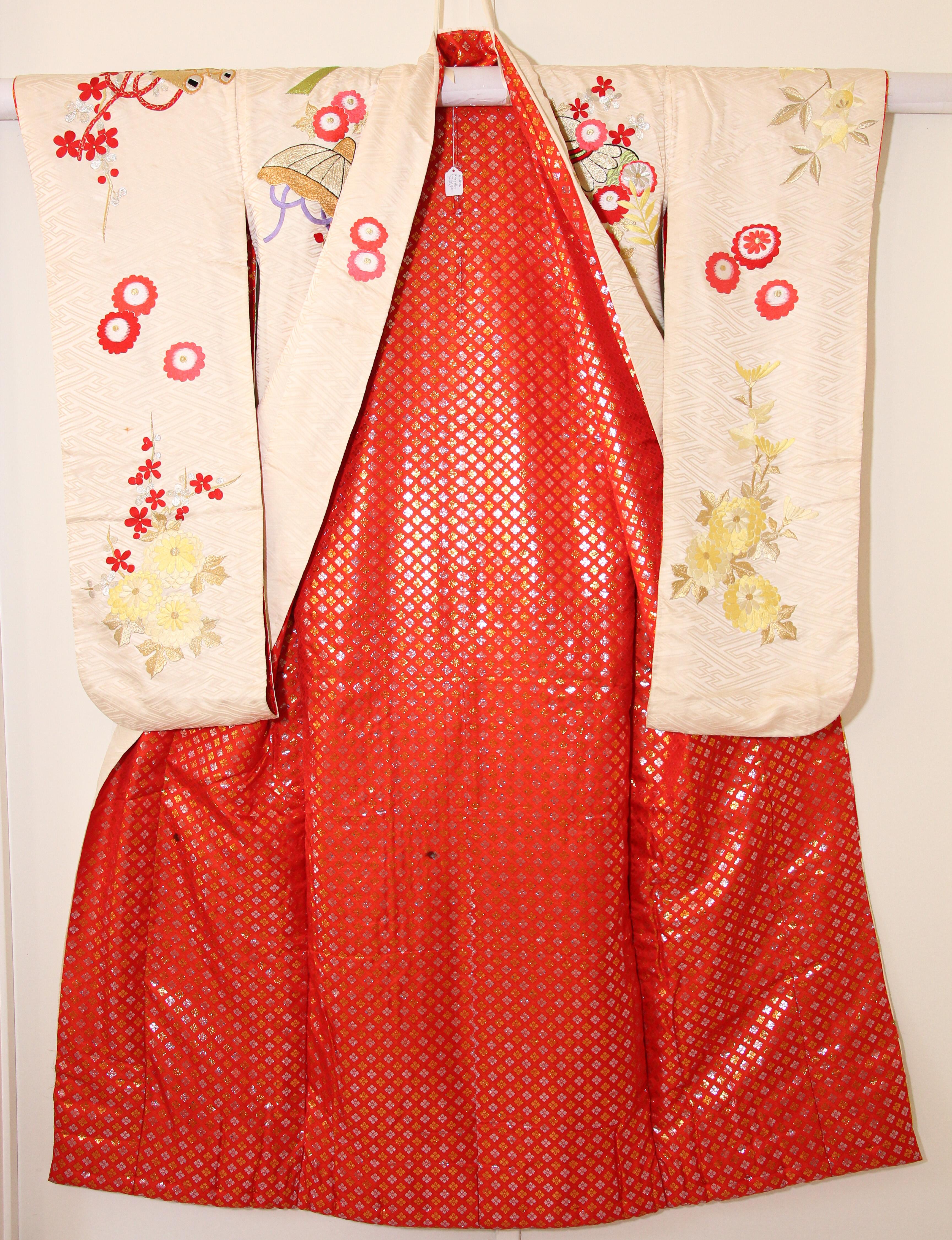Japanisches Hochzeitskleid aus Seidenbrokat, Kimono 11