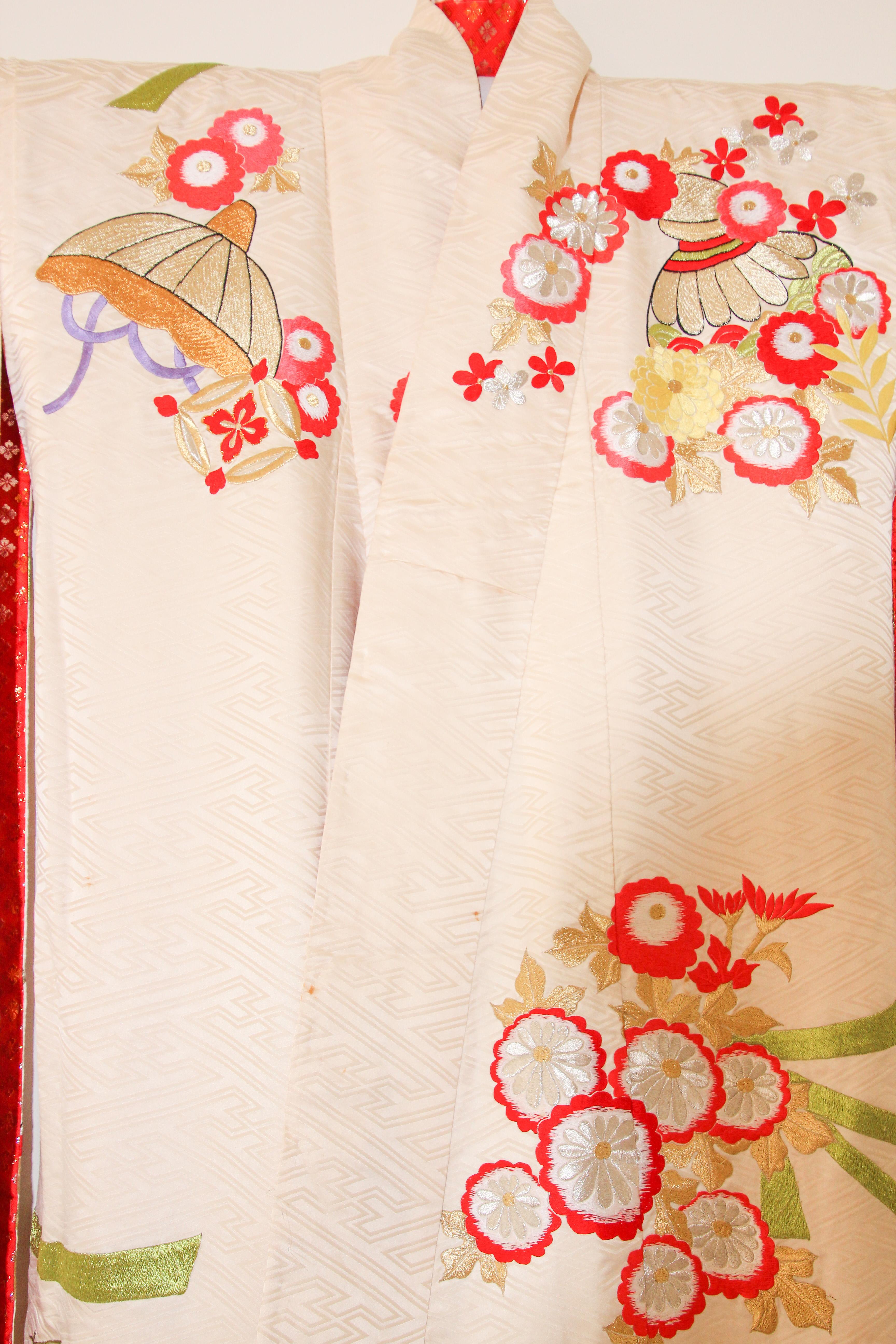 Japanisches Hochzeitskleid aus Seidenbrokat, Kimono 12
