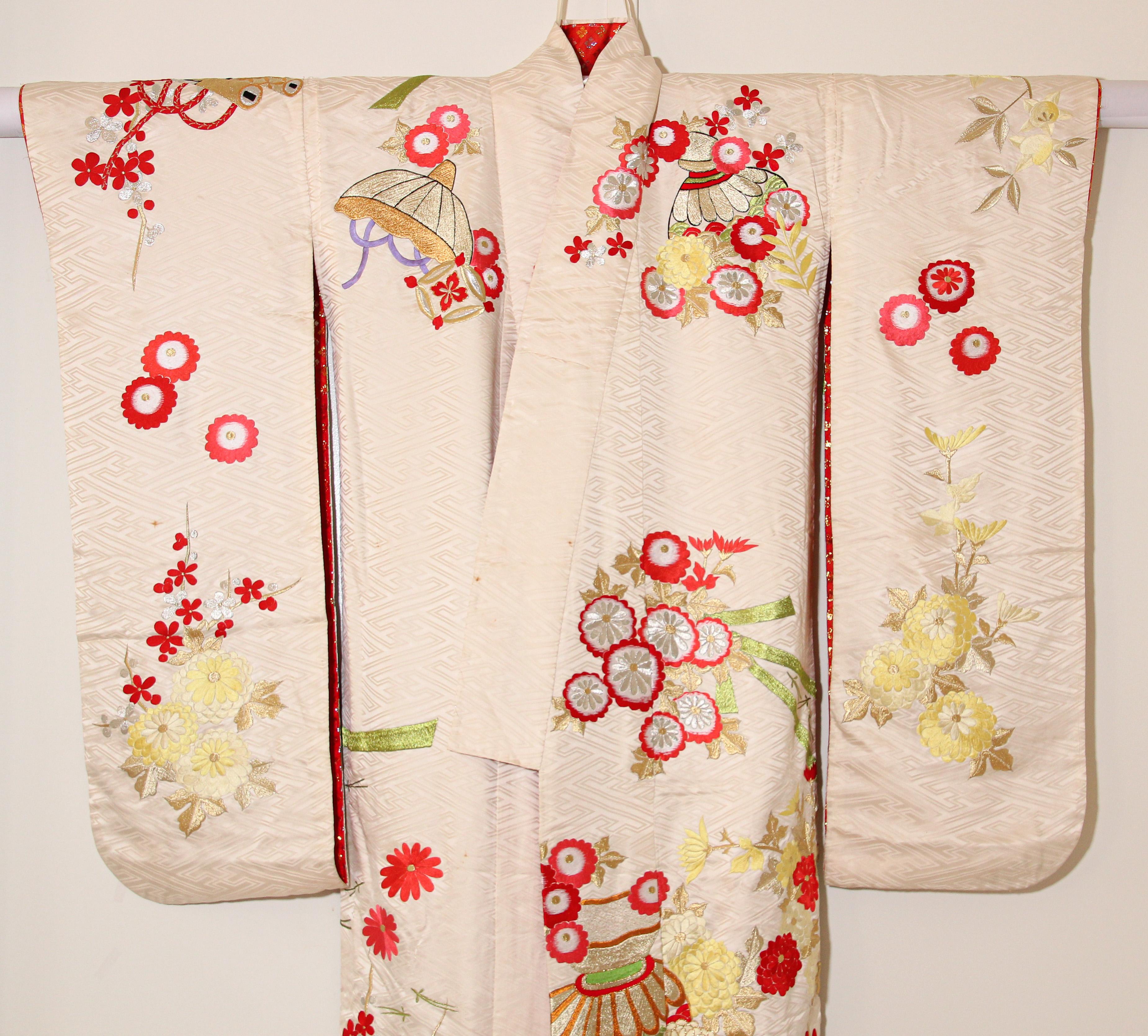 Japanisches Hochzeitskleid aus Seidenbrokat, Kimono 14