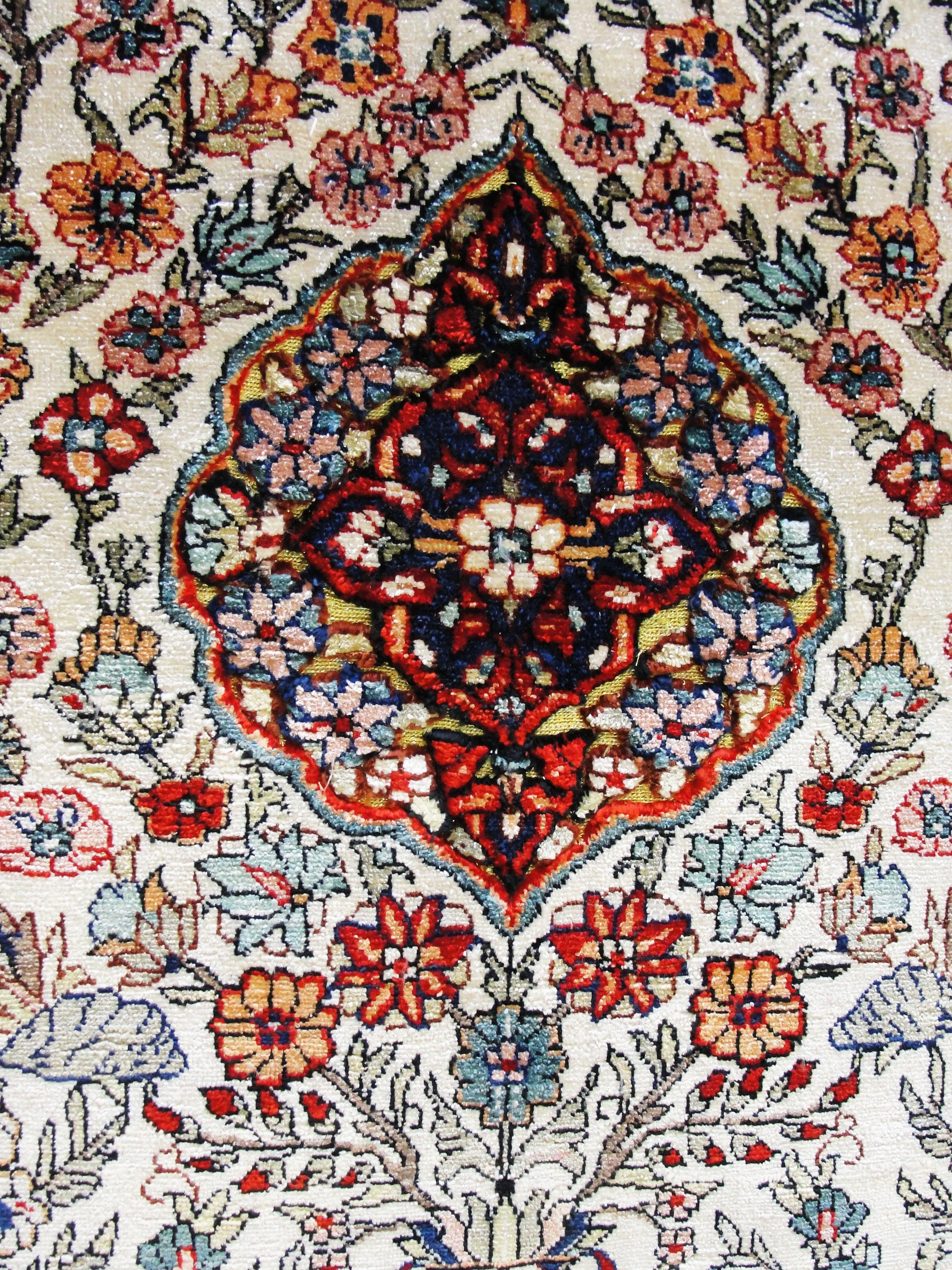 Art Deco Vintage Silk Chinese Rug very fine For Sale