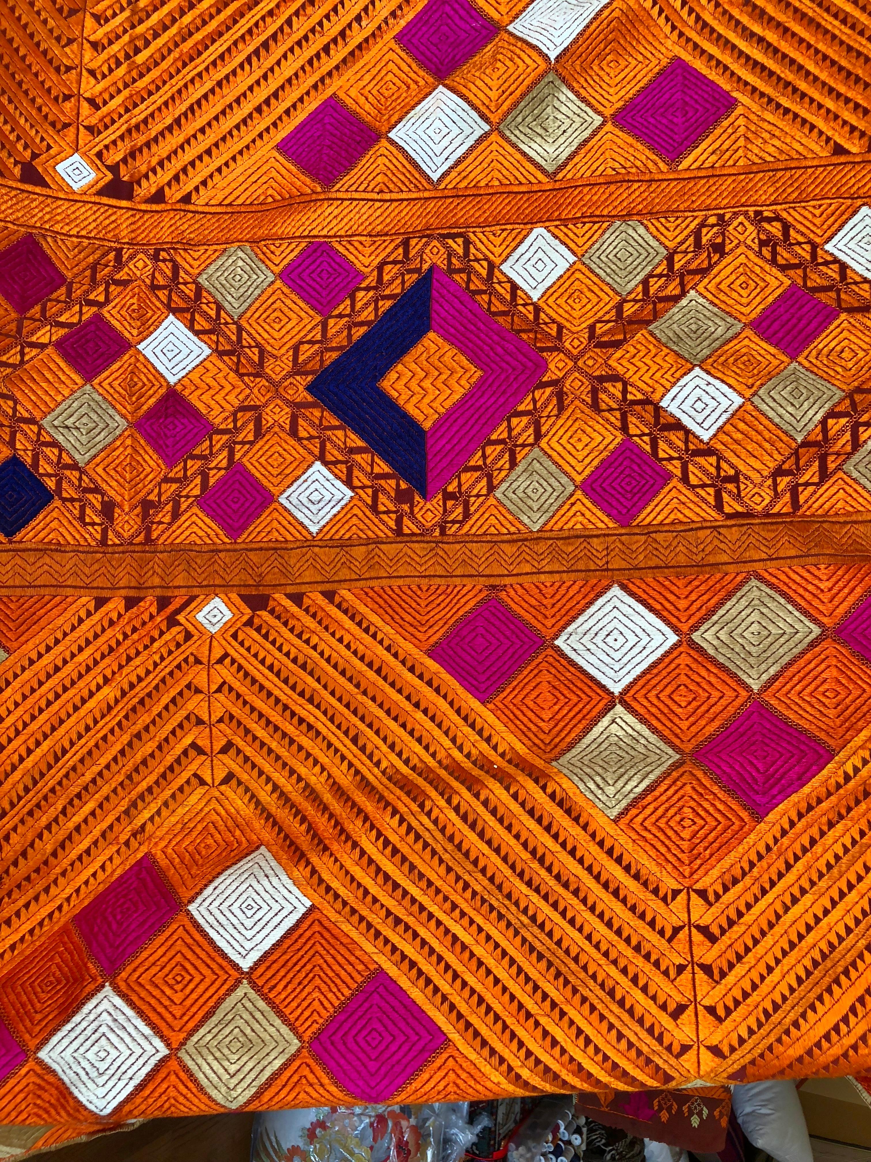 phulkari shawls