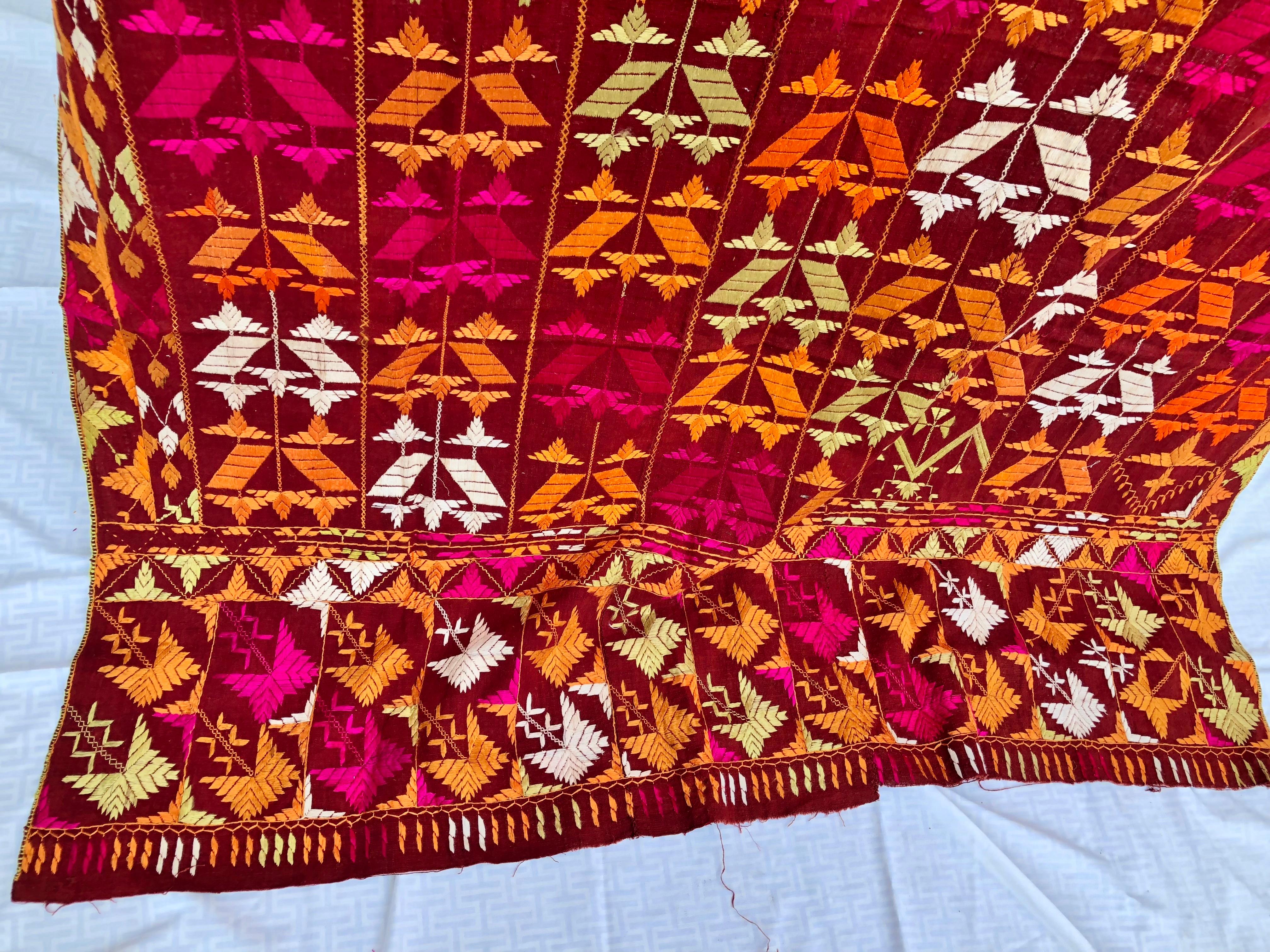 20th Century Vintage Silk Embroidered Phulkari Wedding Shawl from Punjab, India For Sale