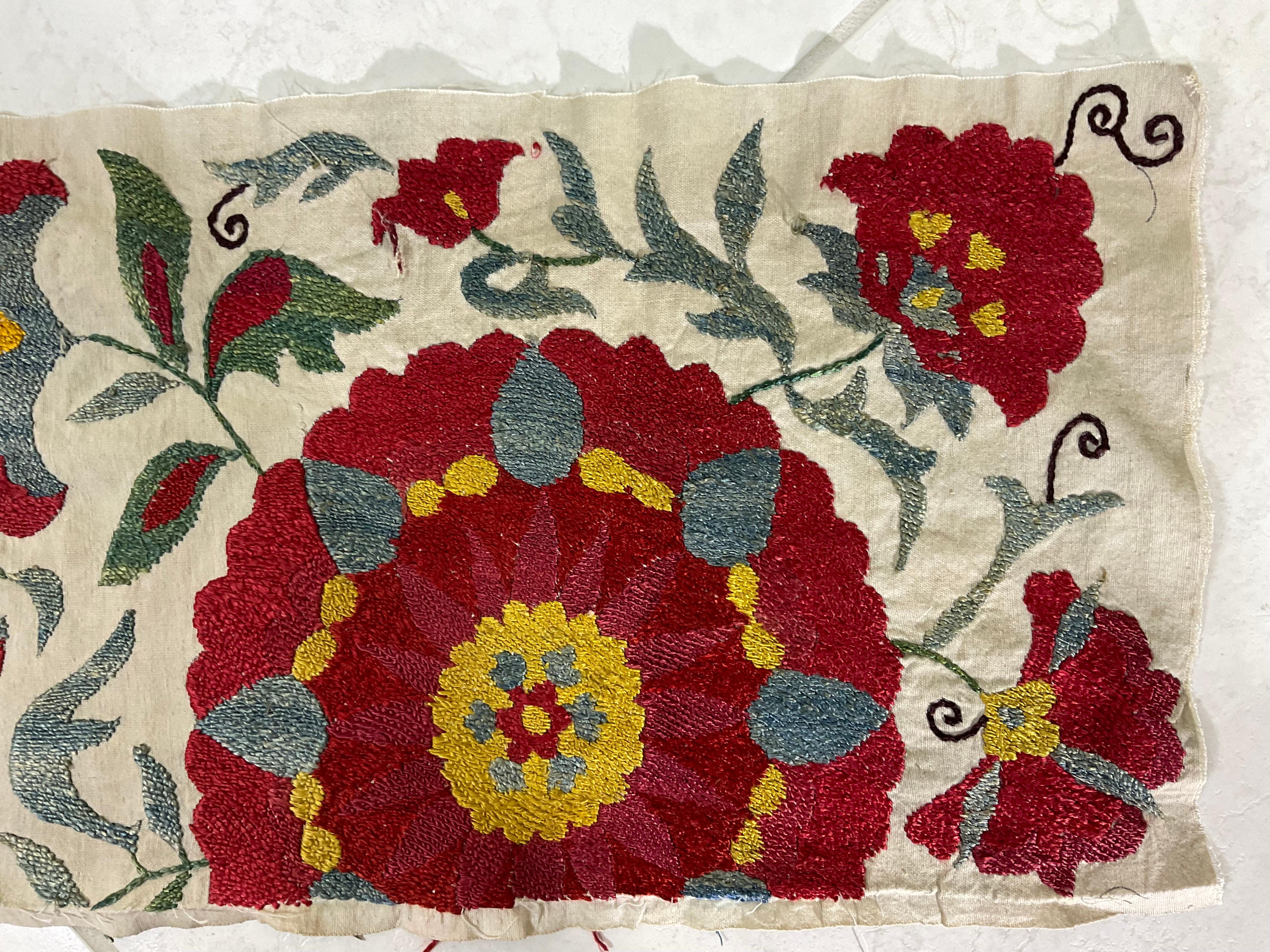 Vintage  Silk Embroidery Suzani Textile For Sale 3