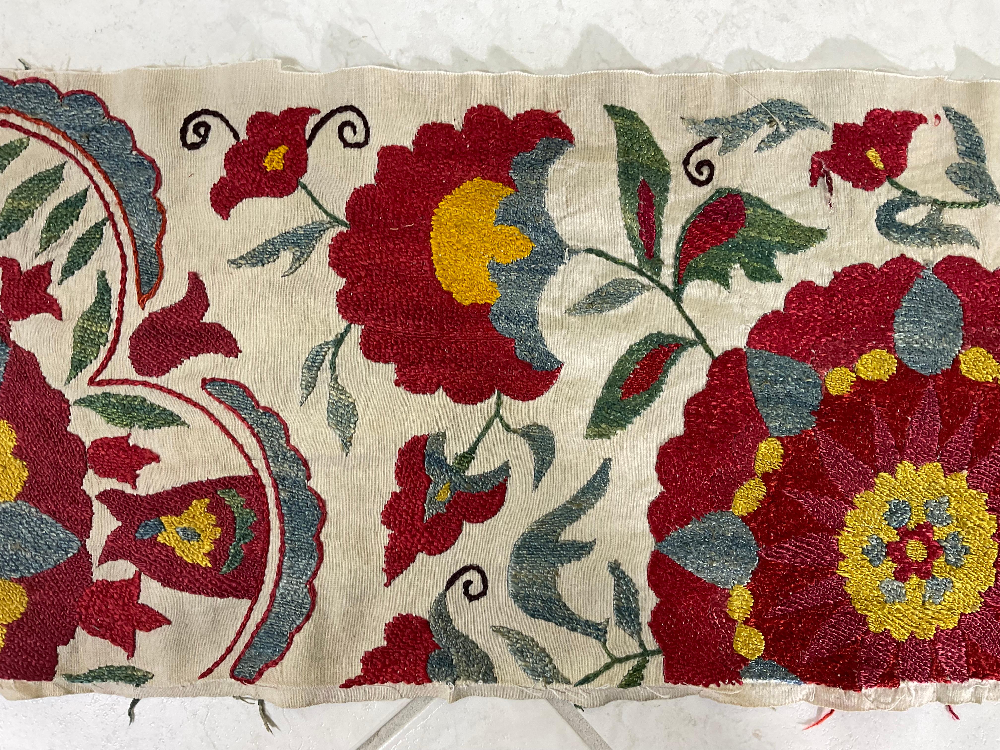 Vintage  Silk Embroidery Suzani Textile For Sale 4