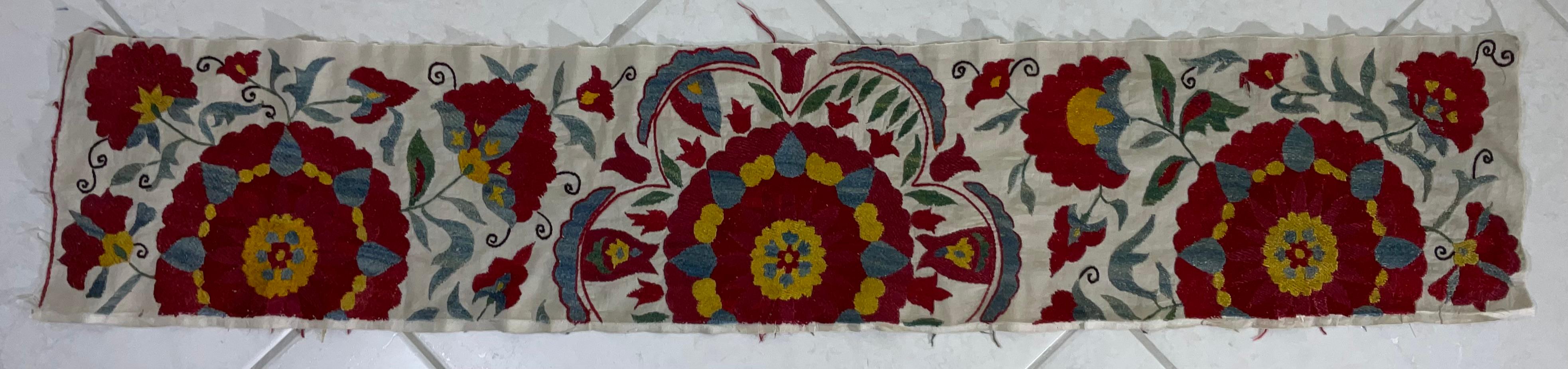 Vintage  Silk Embroidery Suzani Textile For Sale 7