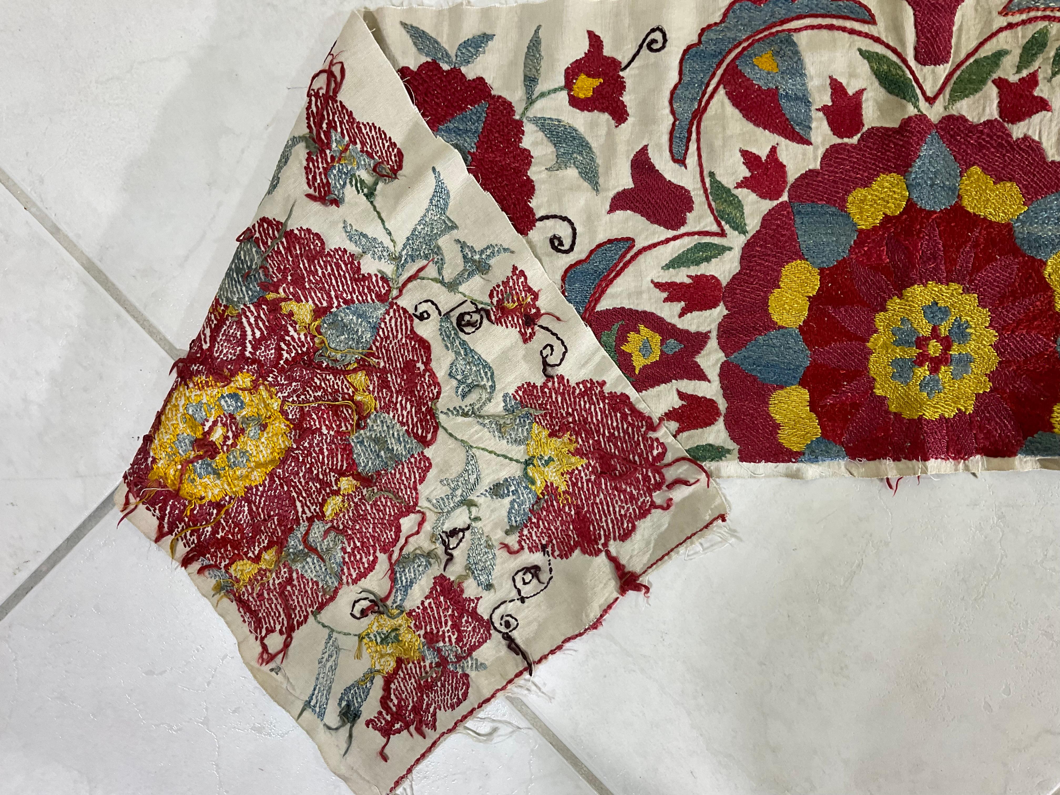 Uzbek Vintage  Silk Embroidery Suzani Textile For Sale