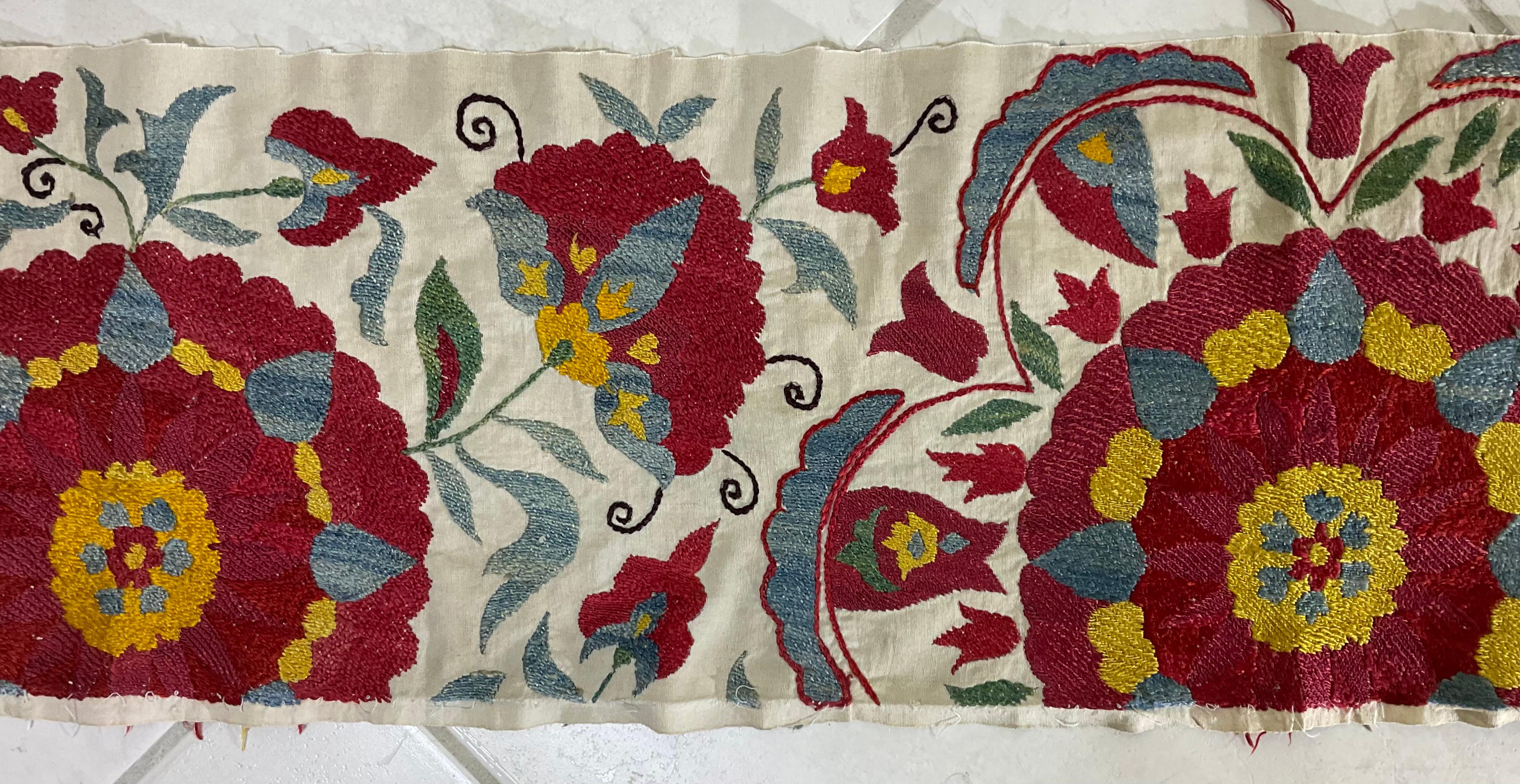 Vintage  Silk Embroidery Suzani Textile For Sale 1