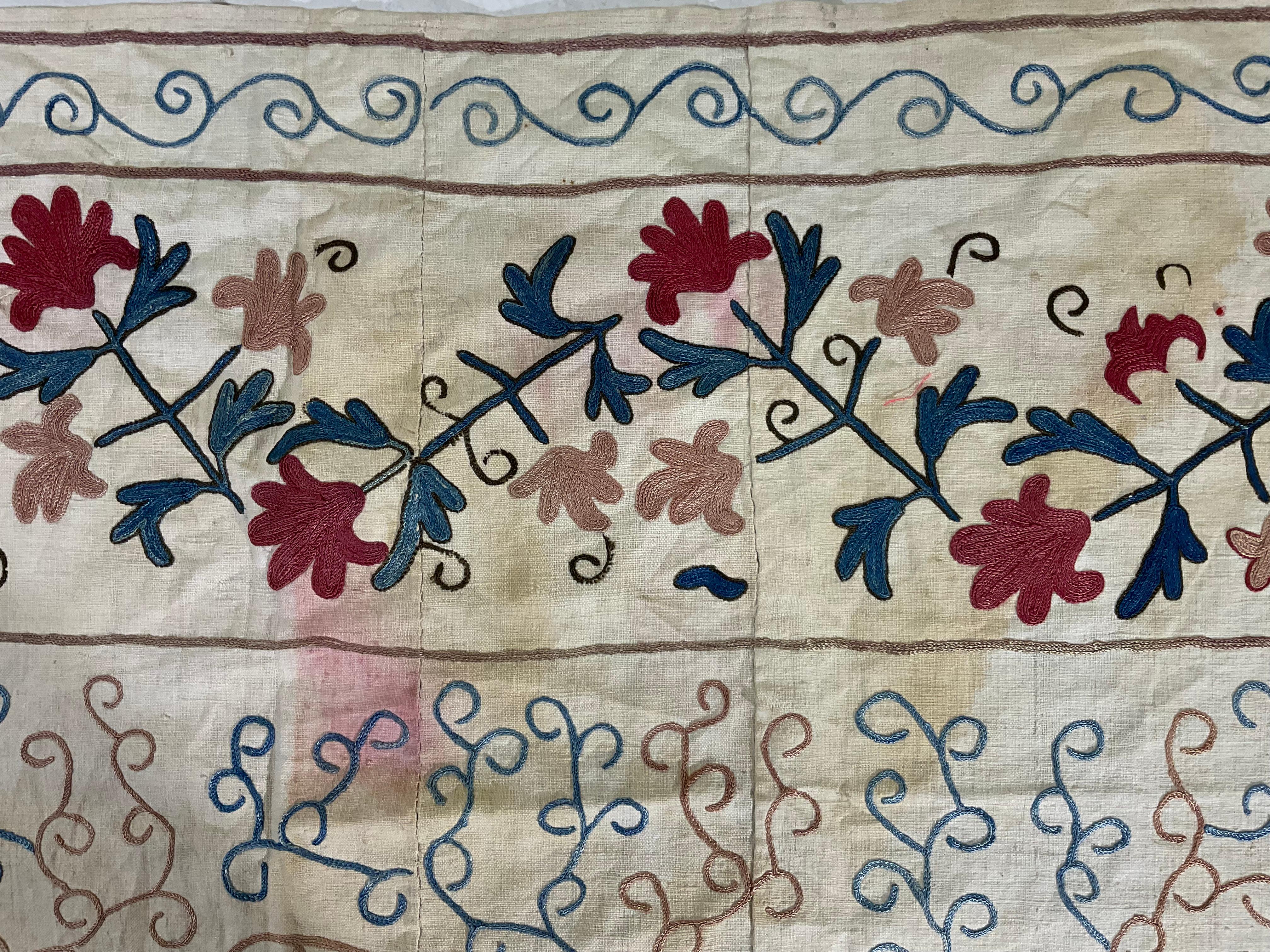 Vintage  Silk Embroidery Suzani Textile For Sale 2