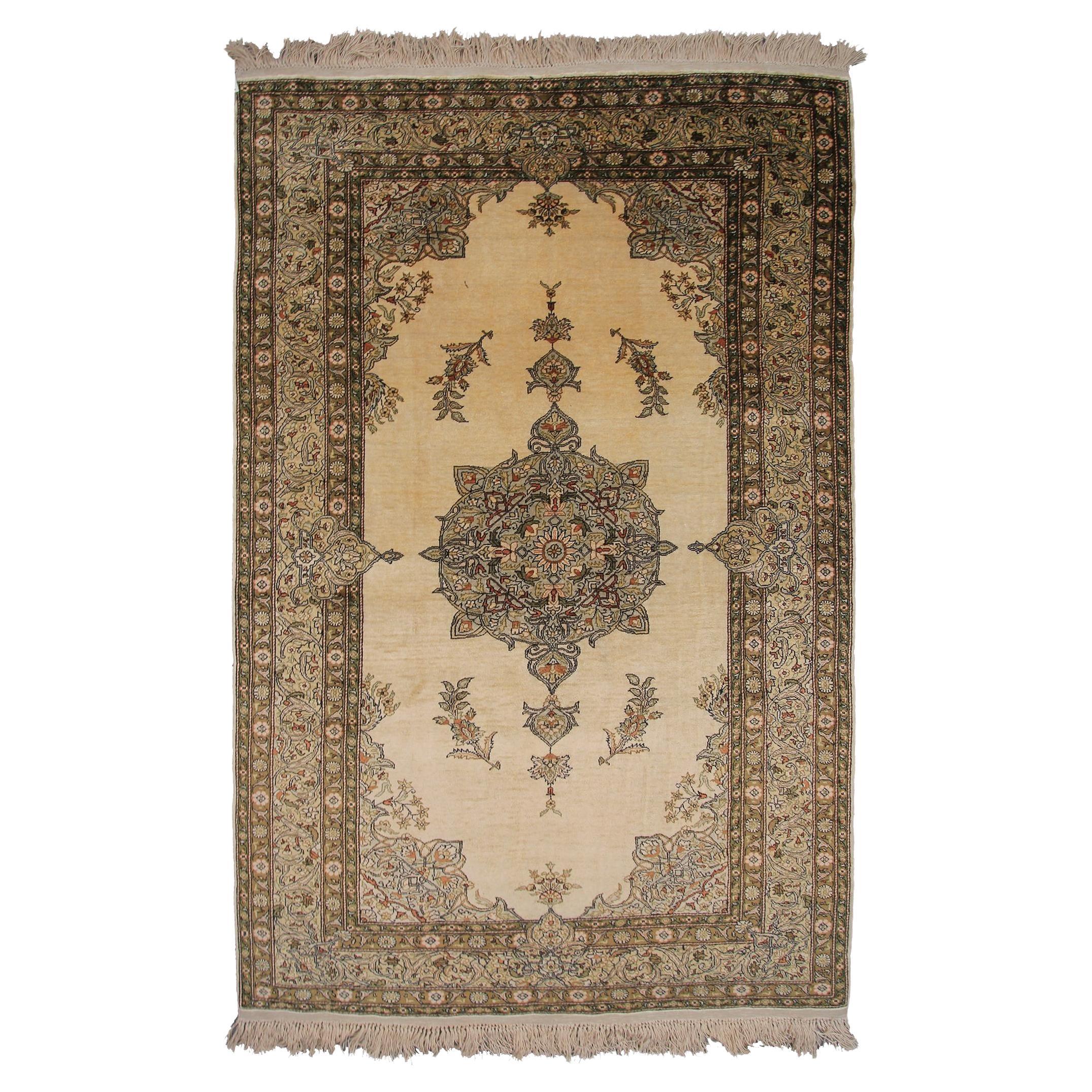 Vintage Silk Hereke High Quality Silk Hereke 100% Pure Silk For Sale