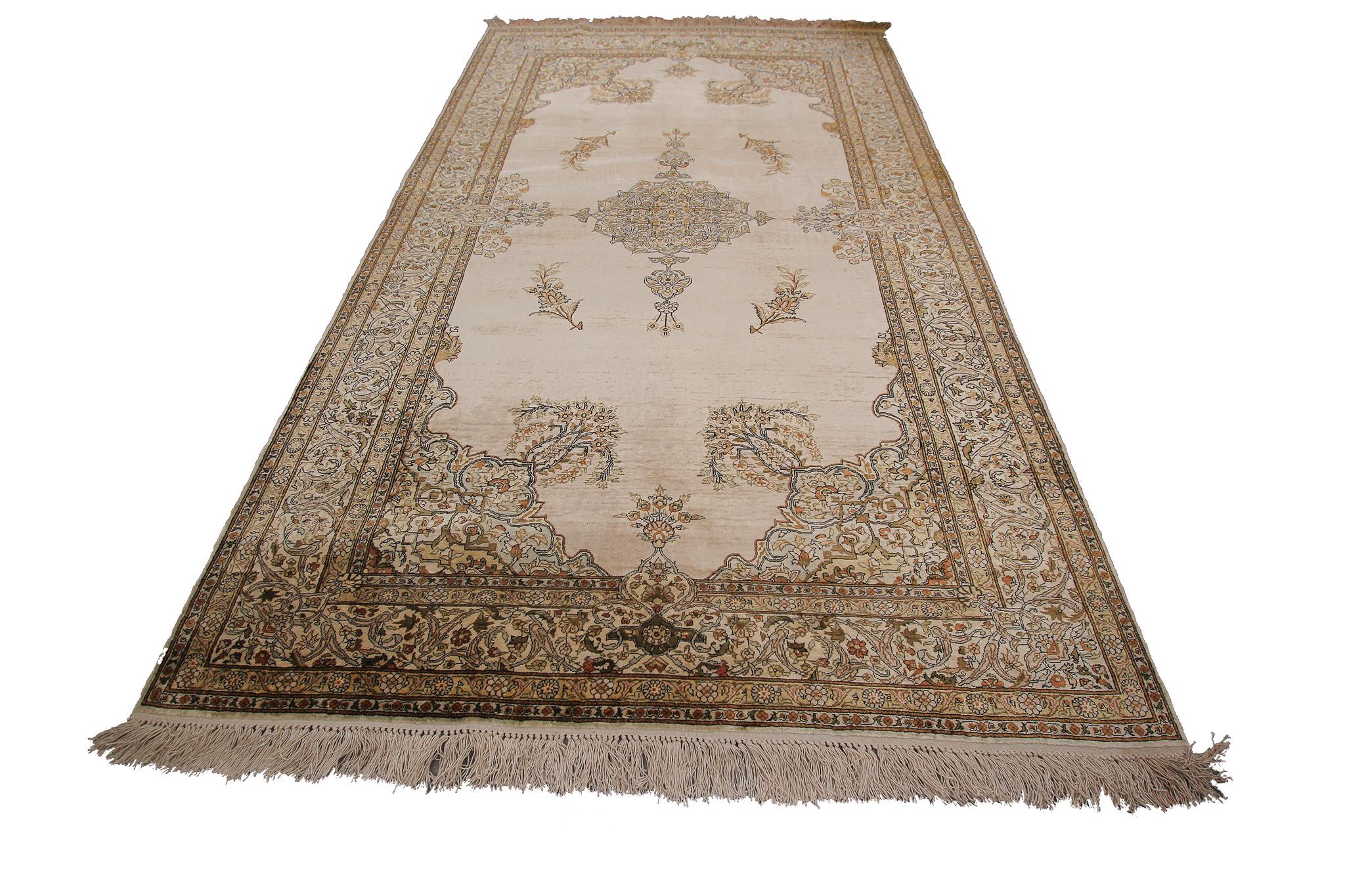 Museum quality rare vintage 100% pure silk hereke rug kaysari rug fine high quality 3'8