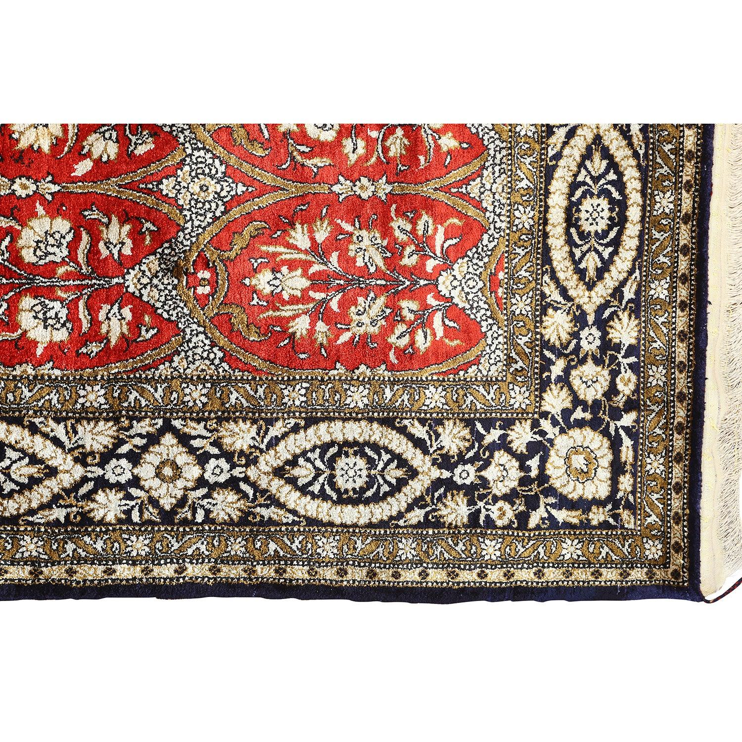 Annodato a mano Tappeto persiano vintage Qom Pair in pura seta - Dimensioni: 7' X 11'1 in vendita