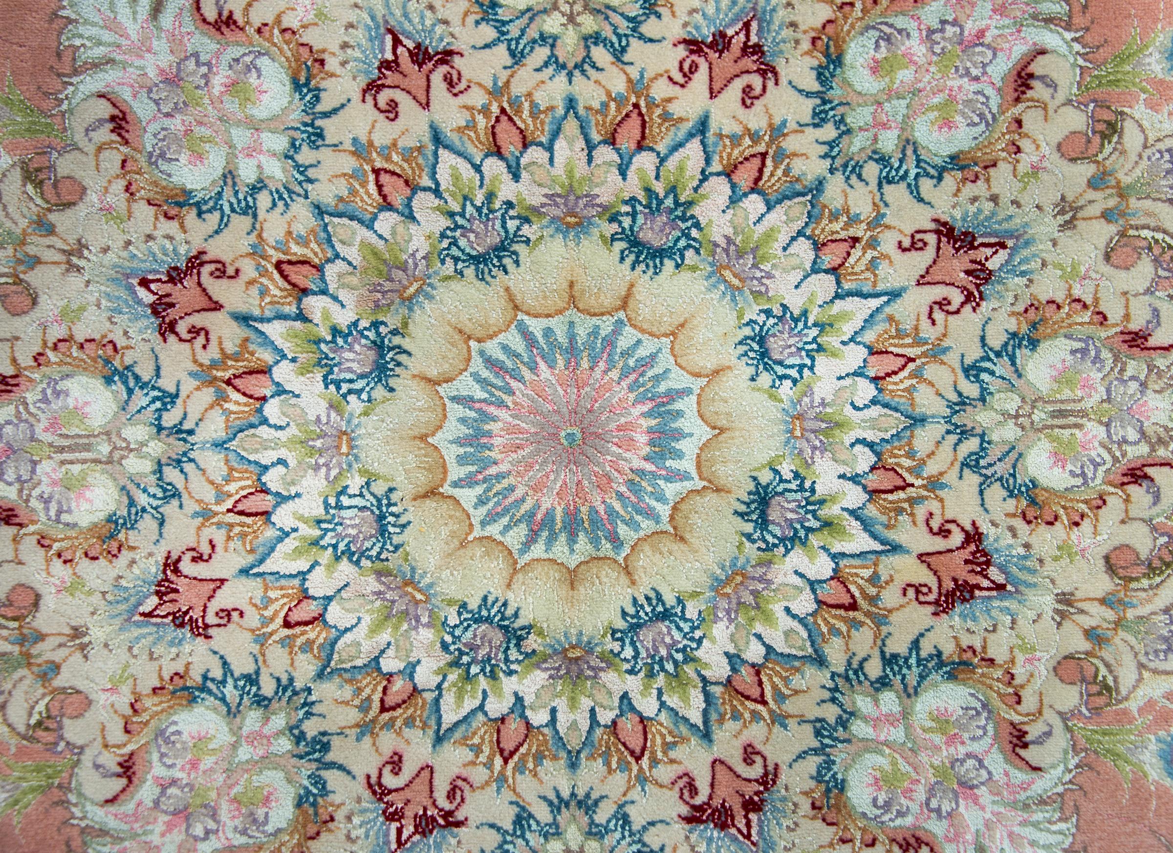 Persischer Tabriz-Teppich aus Seide im Angebot 7