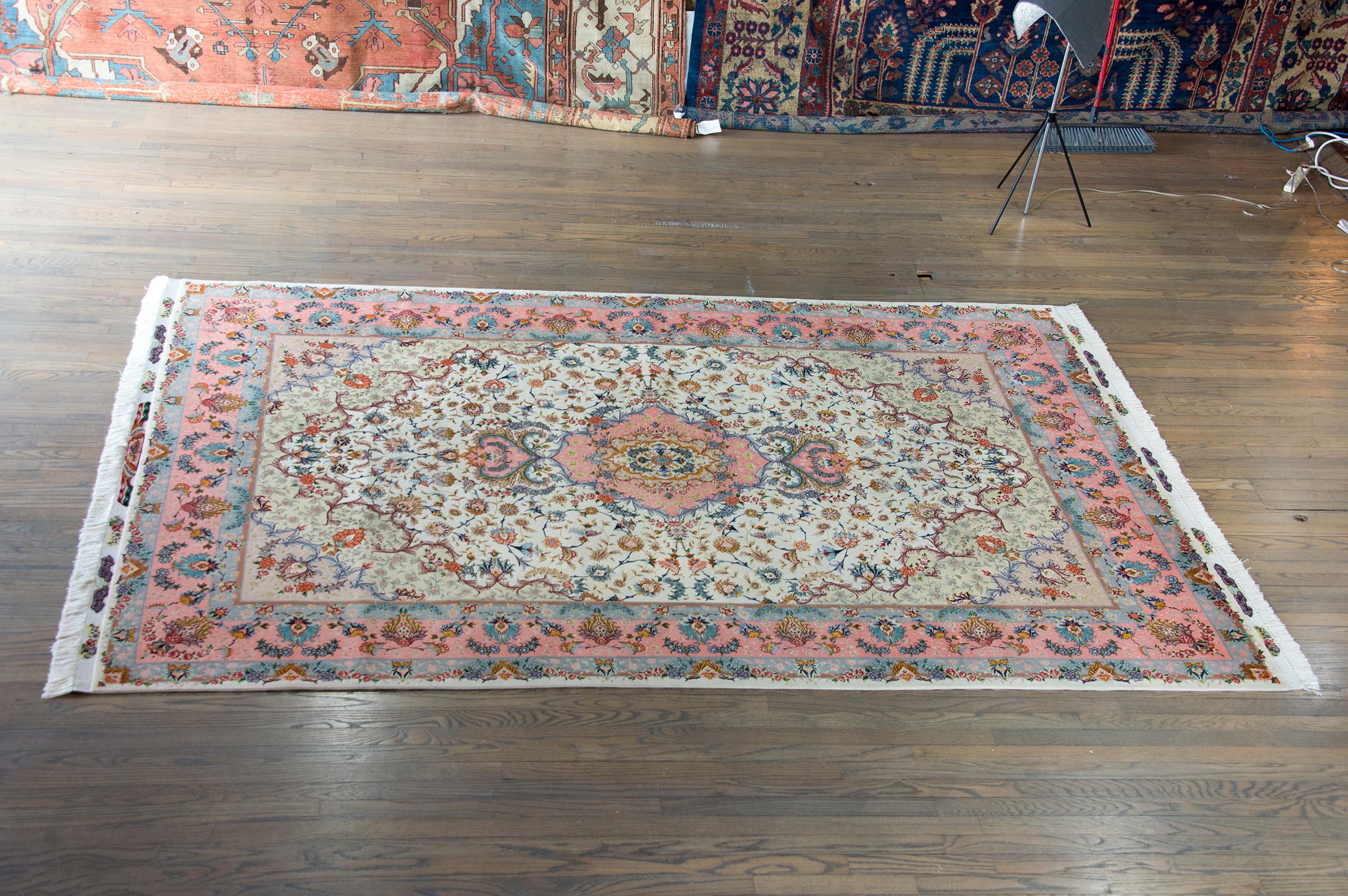 Persischer Tabriz-Teppich aus Seide im Angebot 9