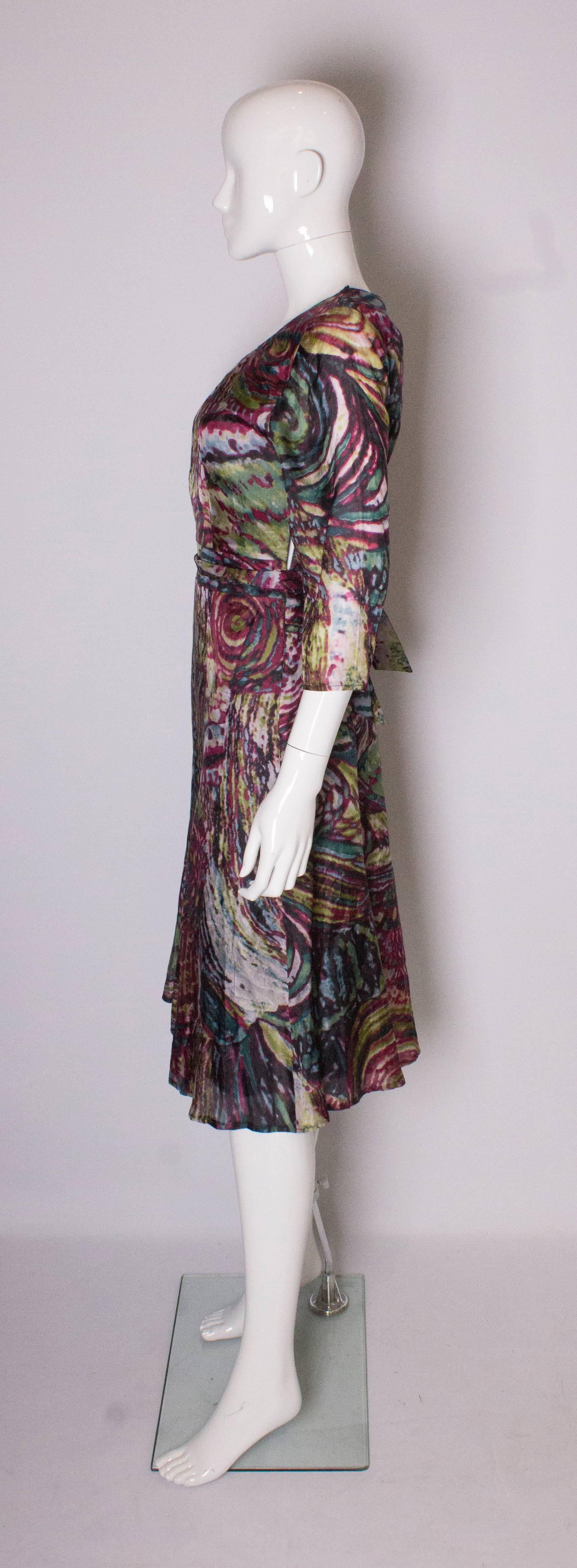  Vintage Silk Print Day Dress In Good Condition In London, GB