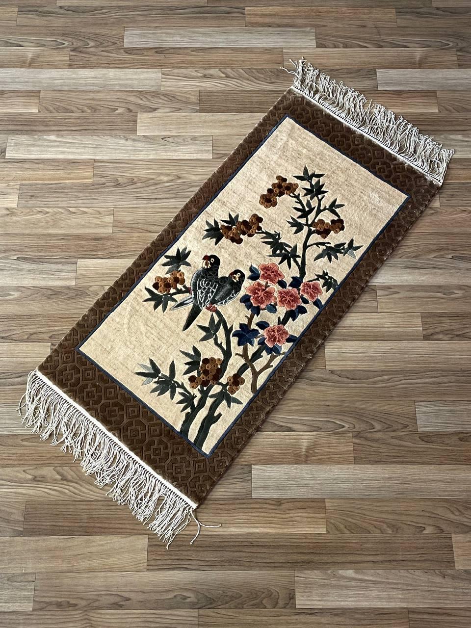 Vintage-Wandteppich aus Seide mit Vogelmotiv aus Seide (amerikanisch) im Angebot