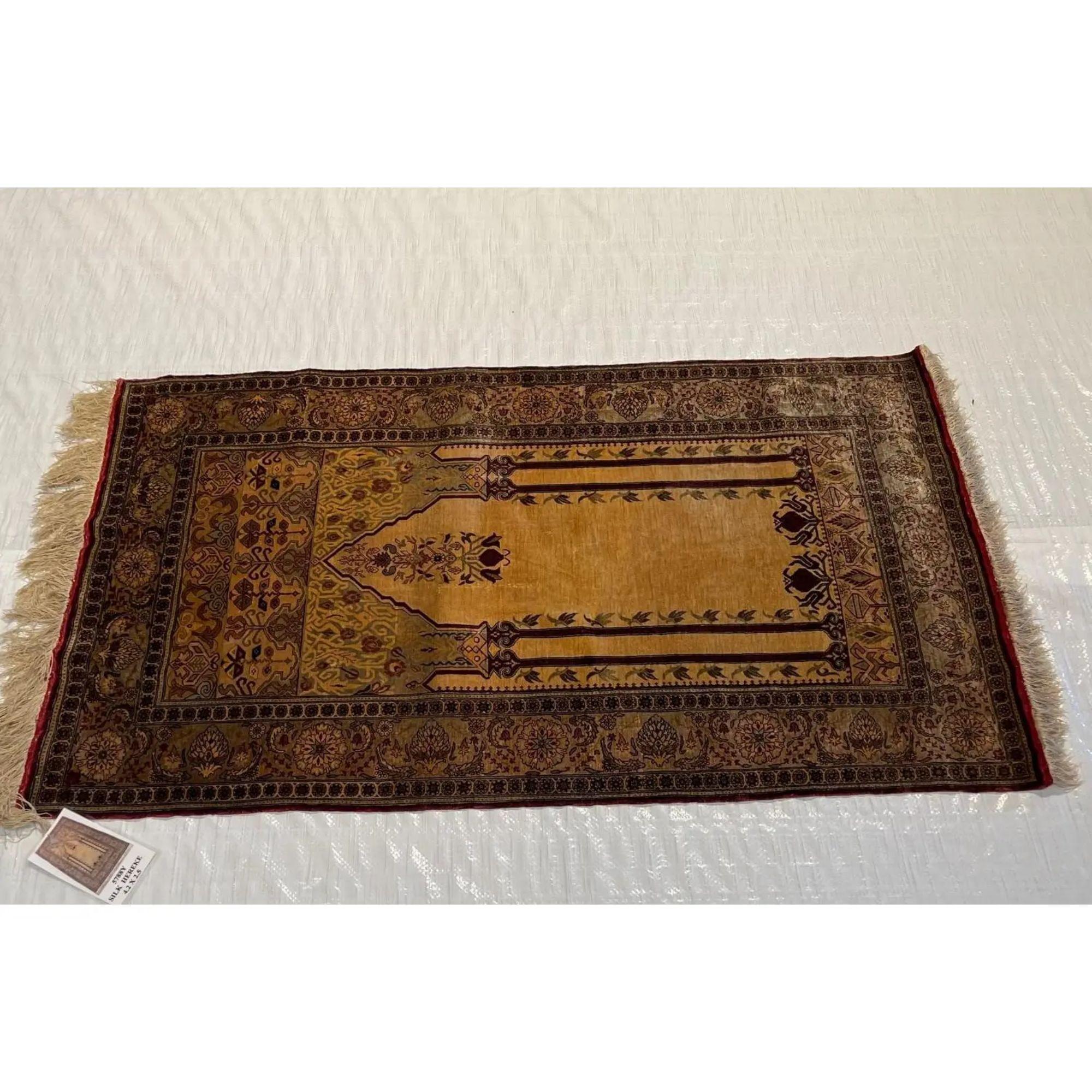 Vintage Silk Turkish Hereke Small Rug 4'2'' X 2'5'' In Good Condition For Sale In Los Angeles, US