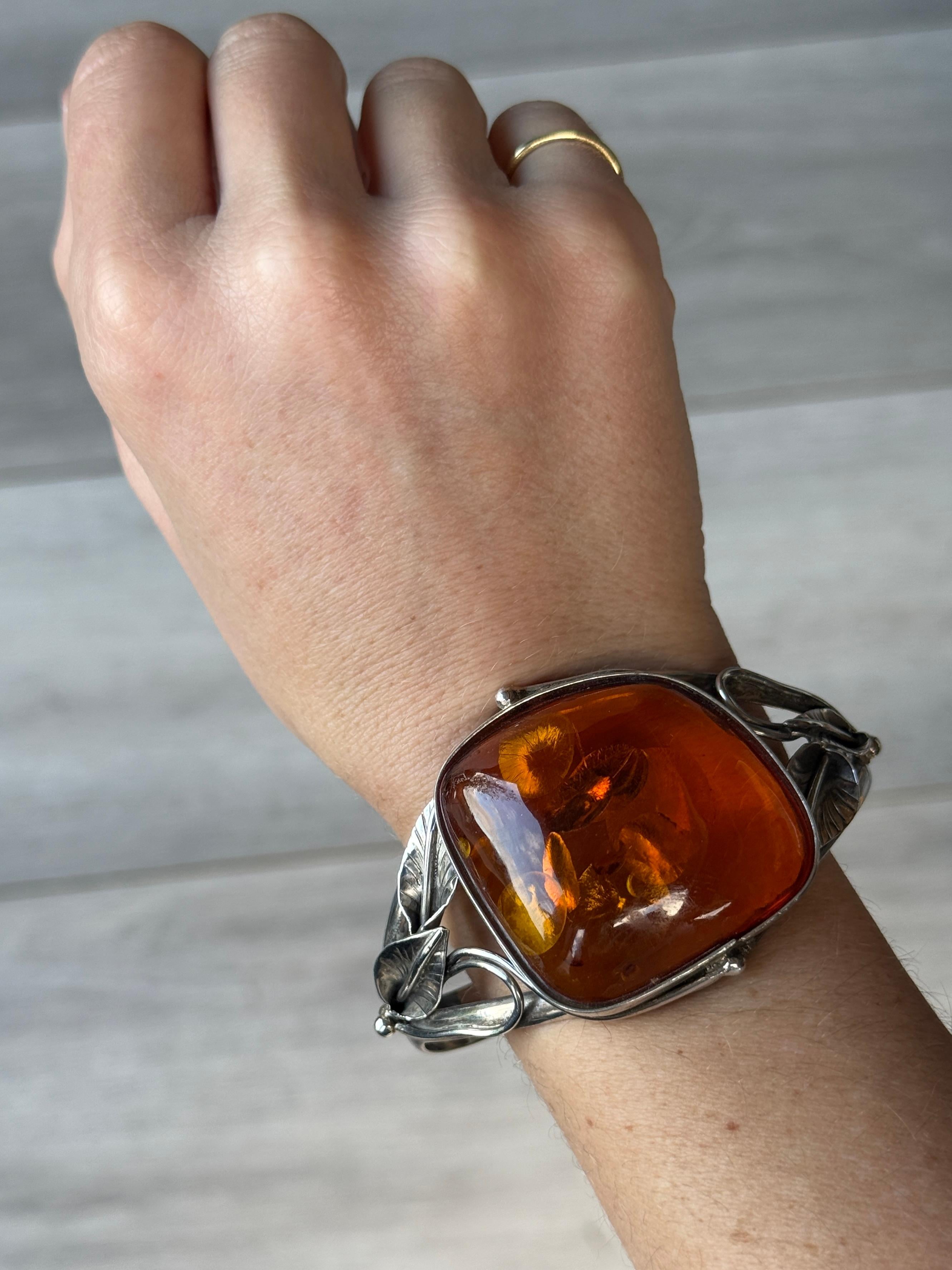 Cabochon Vintage Silver Amber Bracelet For Sale