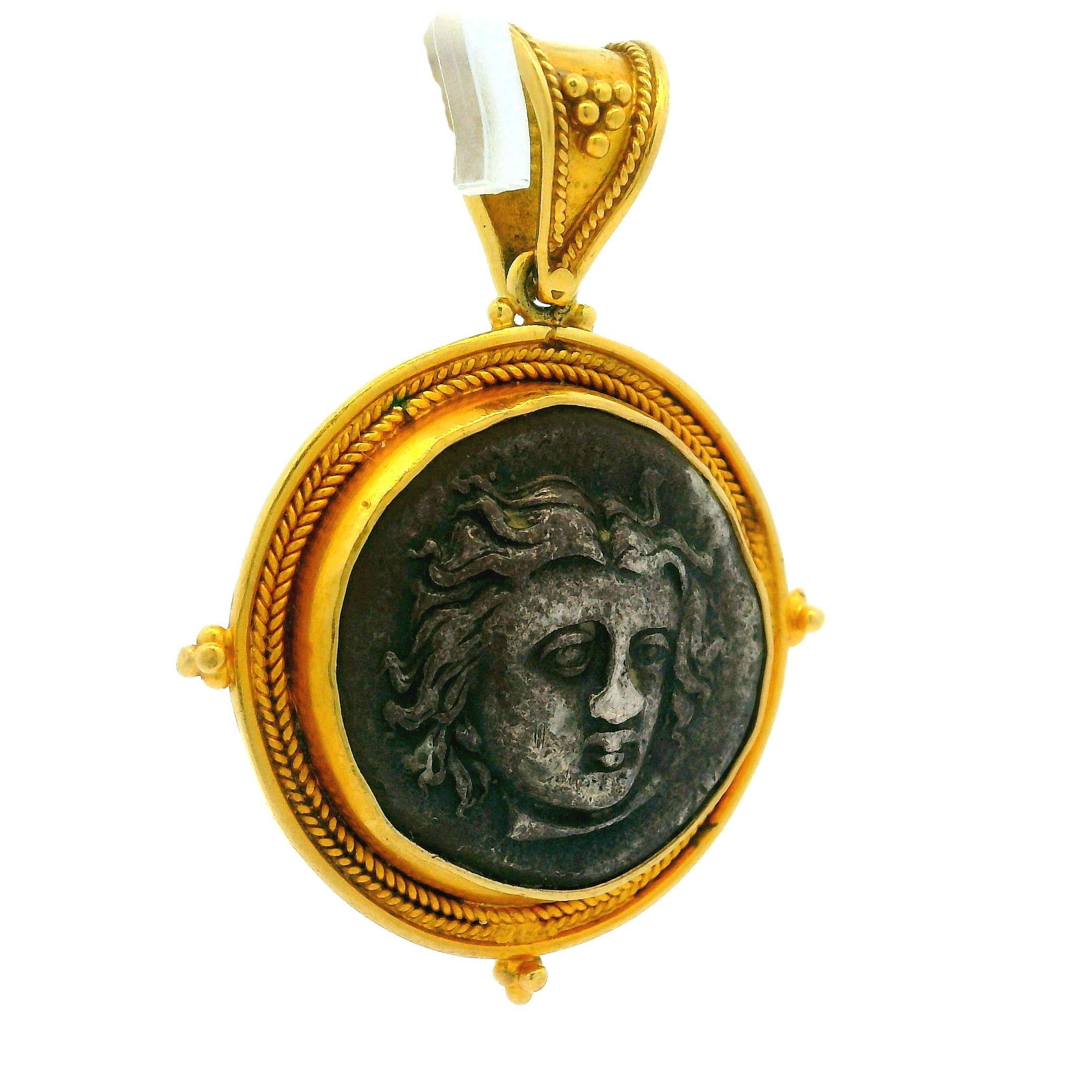 Pendentif ancien en argent avec cadre en or jaune 22 carats à motif de blé et de perles en vente 3