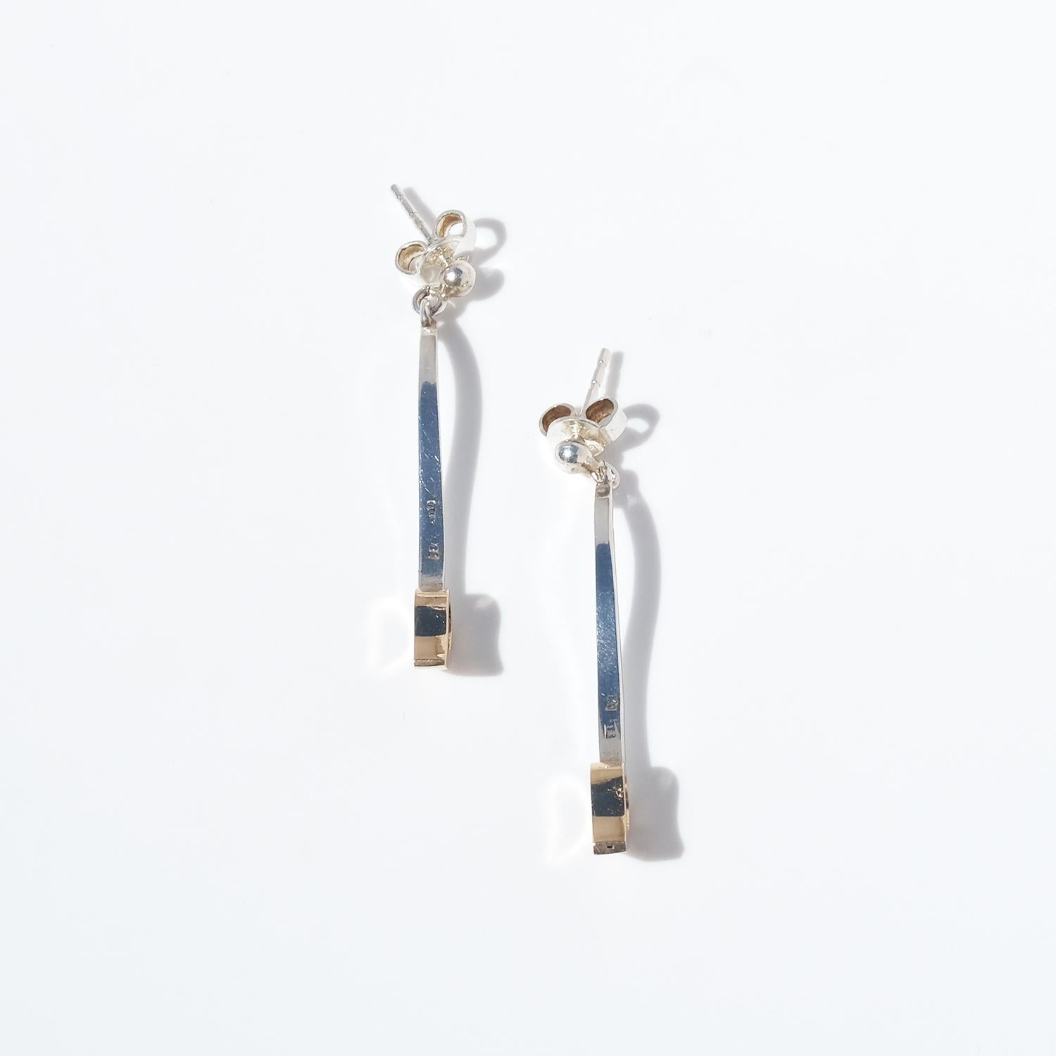 Vintage Silver and 18K Gold Drop Earrings by Swedish Master Göran Kuhlin im Angebot 1