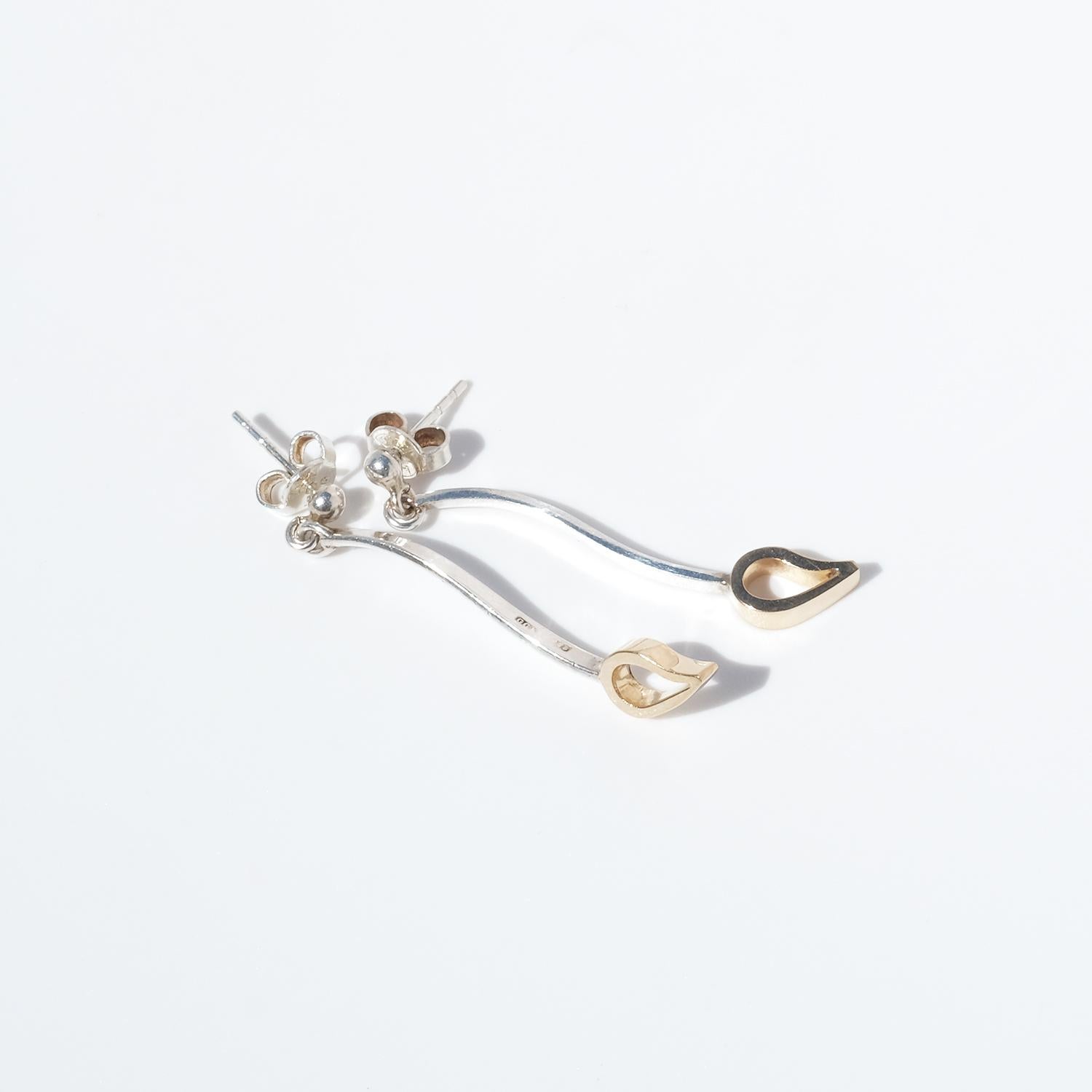Vintage Silver and 18K Gold Drop Earrings by Swedish Master Göran Kuhlin im Angebot 2