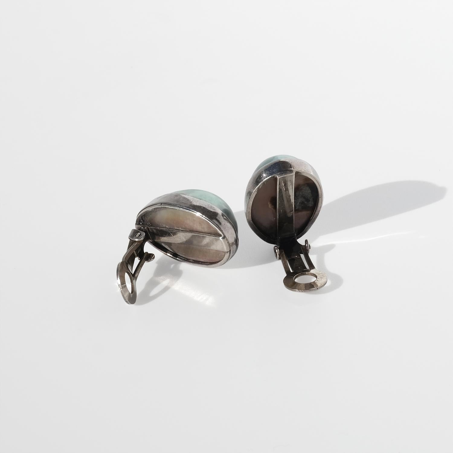 Orecchini a clip in argento e madreperla grigia d'epoca in vendita 2