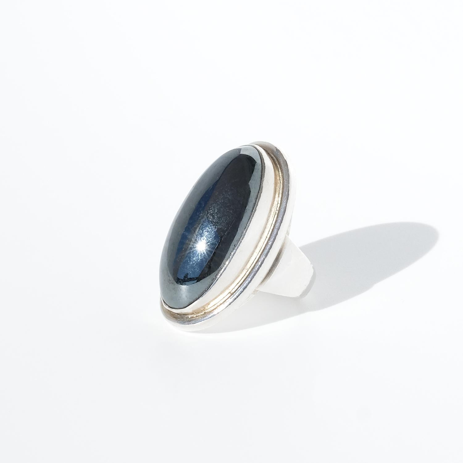 Vintage Silver and Hematite Ring by Harald Nielsen for Georg Jensen In Good Condition For Sale In Stockholm, SE