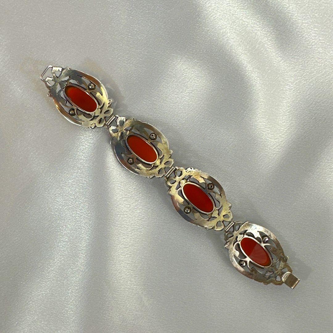 Women's Vintage Silver and oval cabochon Canelion Bracelet For Sale