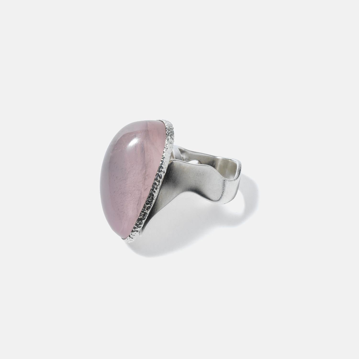 Vintage Silver and Rose Quartz Ring by Swedish master Carl Forsberg Year 1973 In Good Condition For Sale In Stockholm, SE