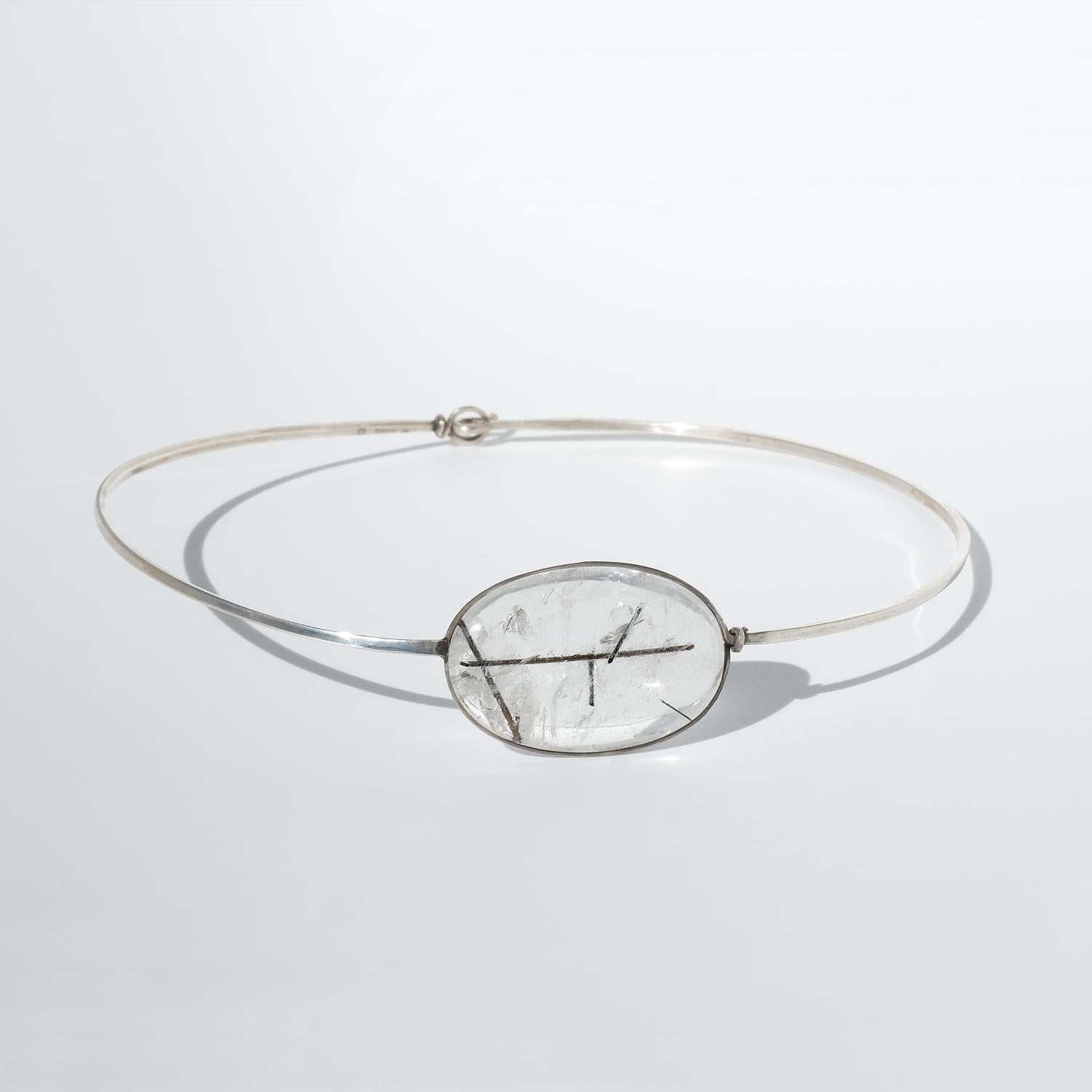 Taglio ovale Anello da collo in argento e quarzo rutilico vintage di Vivianna Torun Bülow-Hübe in vendita