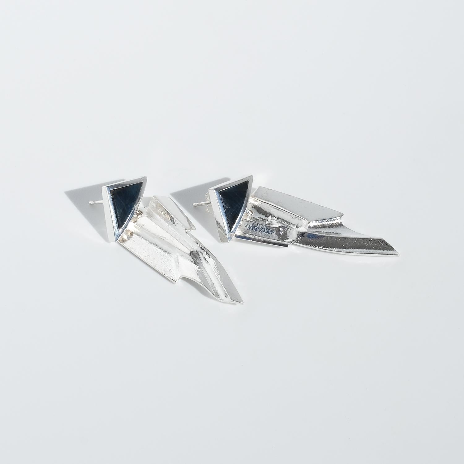 Vintage Silver and Spectrolite Dangling Earrings by Lapponia Made 1995 In Good Condition In Stockholm, SE